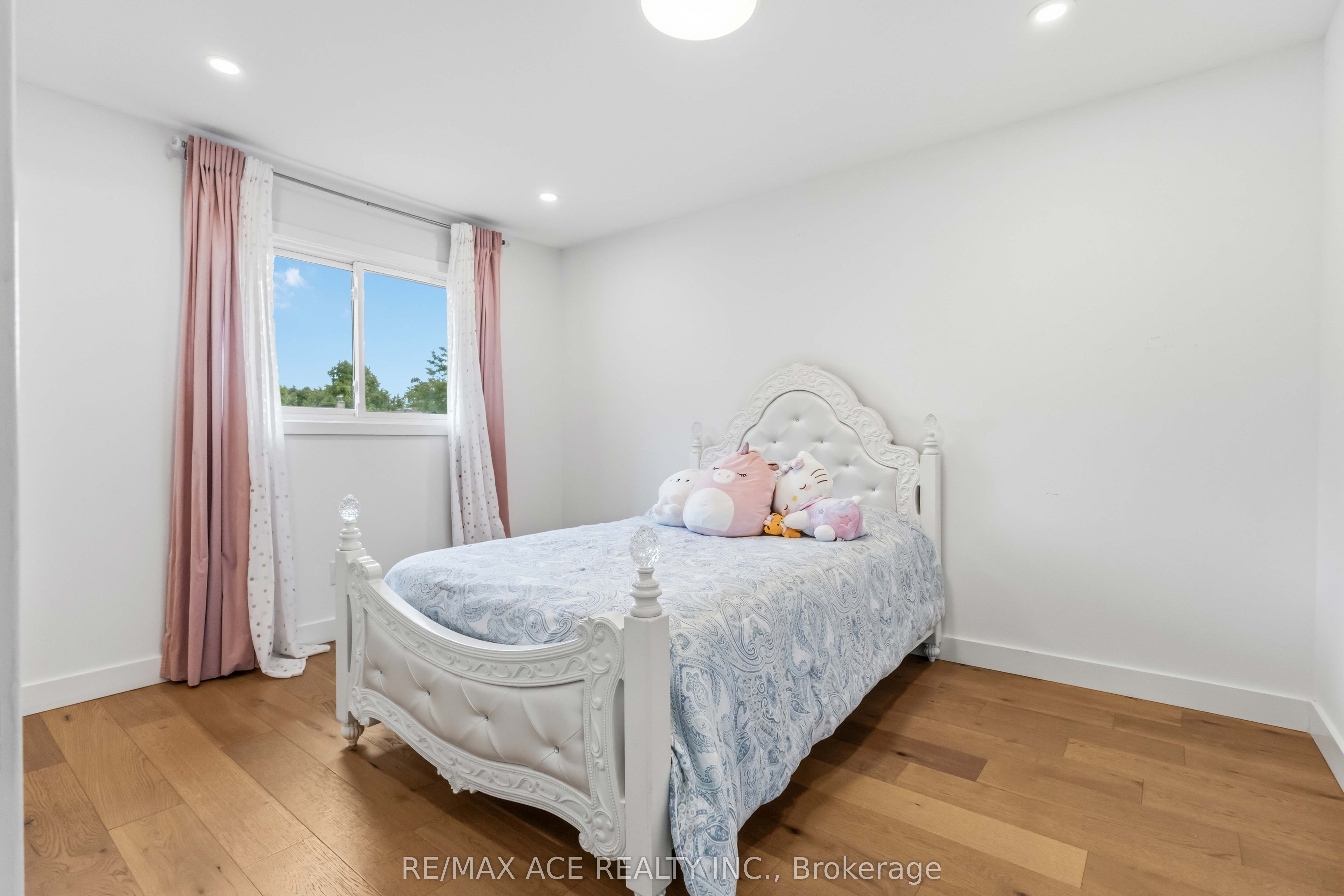 19 Barker Court Property Photo 35