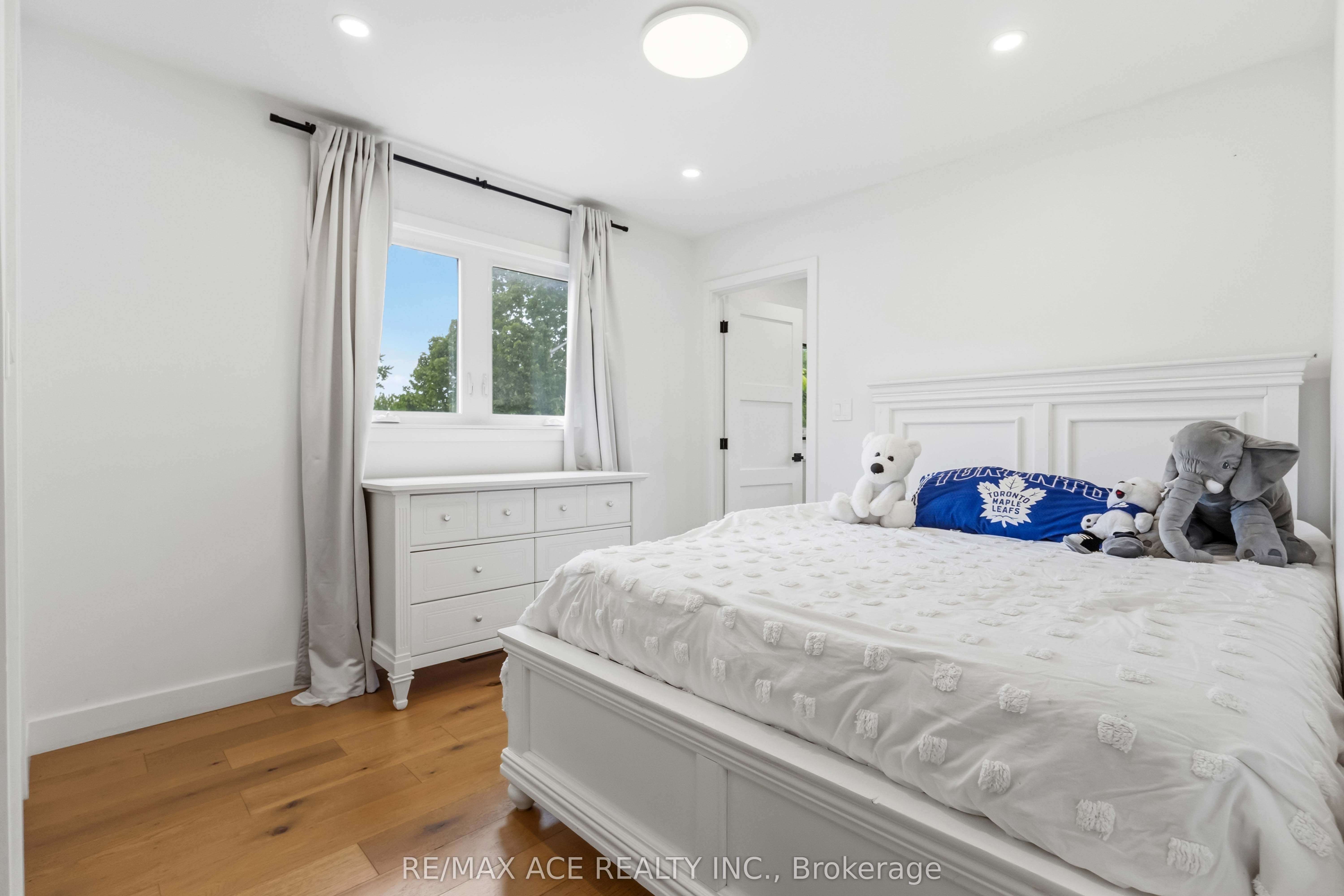 19 Barker Court Property Photo 38