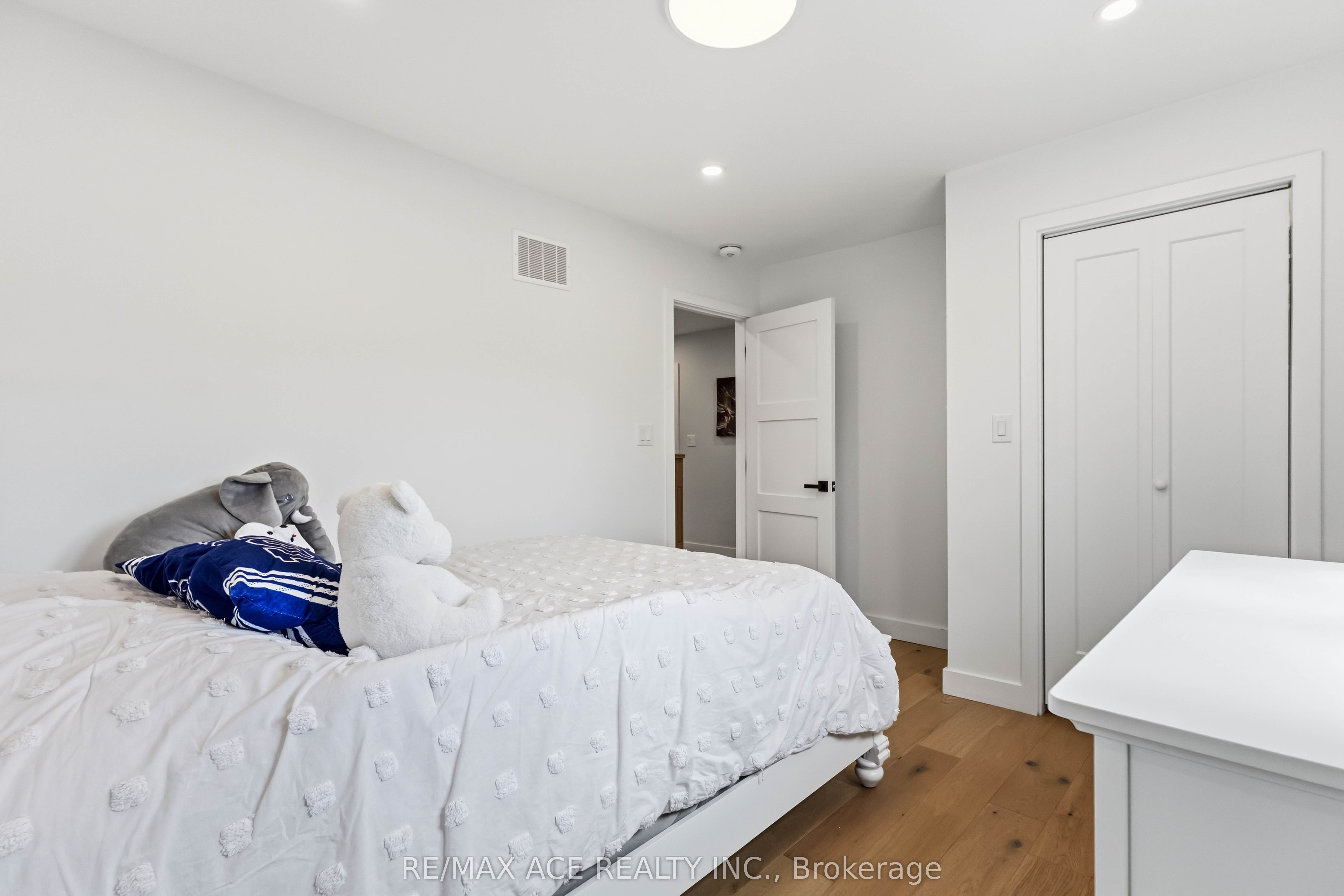 19 Barker Court Property Photo 39