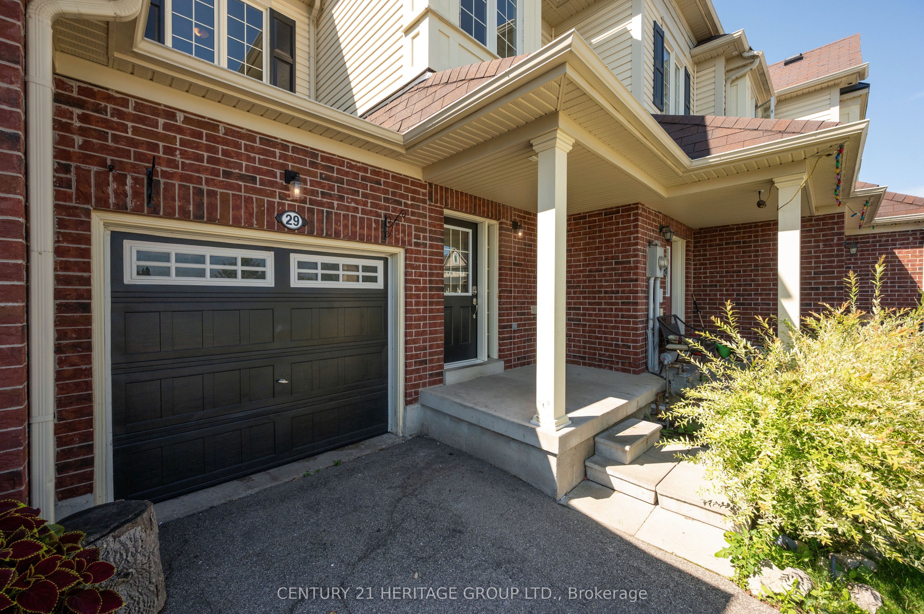 29 Ruthven Crescent Property Photo 2