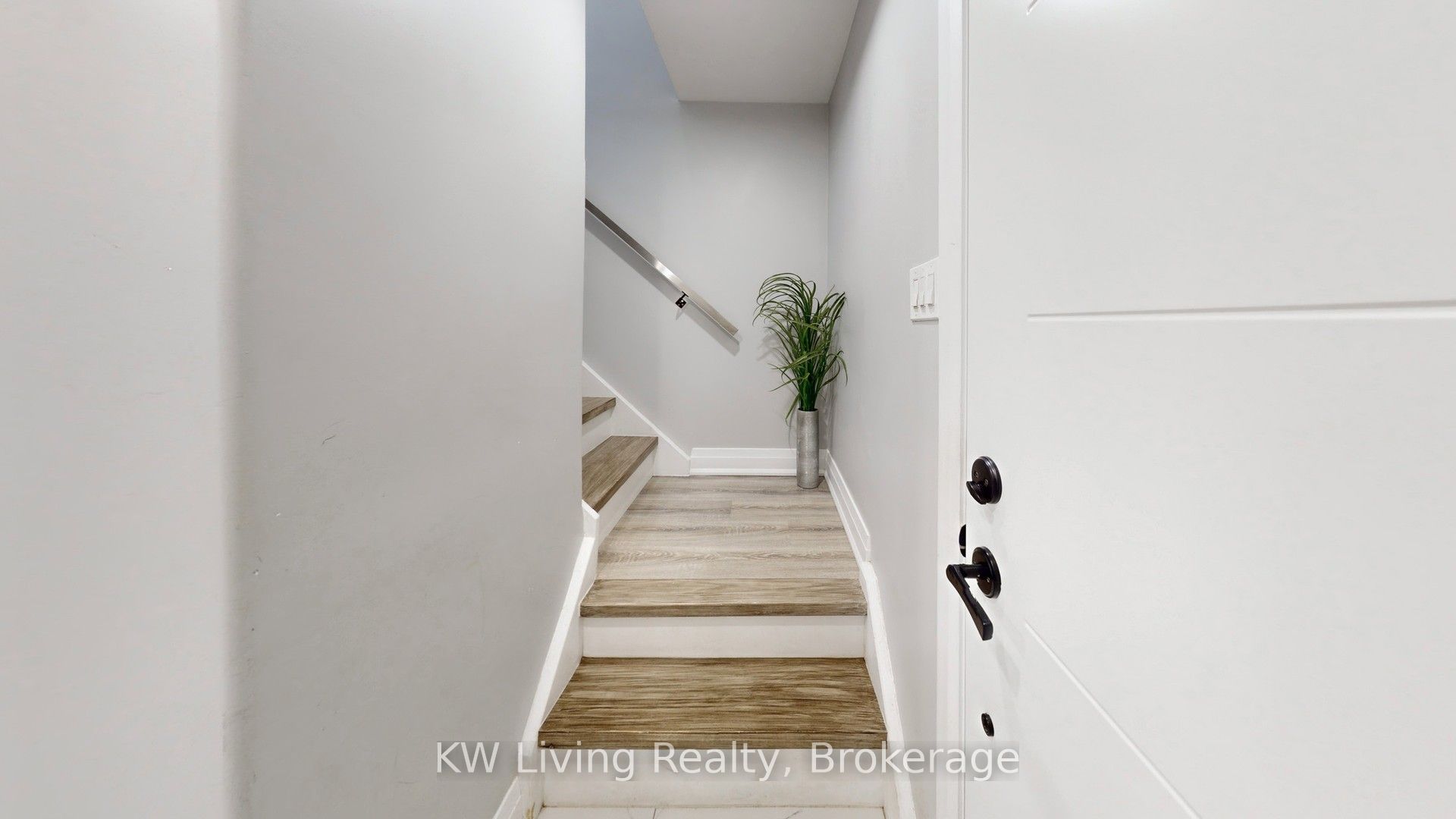 251 Mcconvey Drive Main Property Photo 8