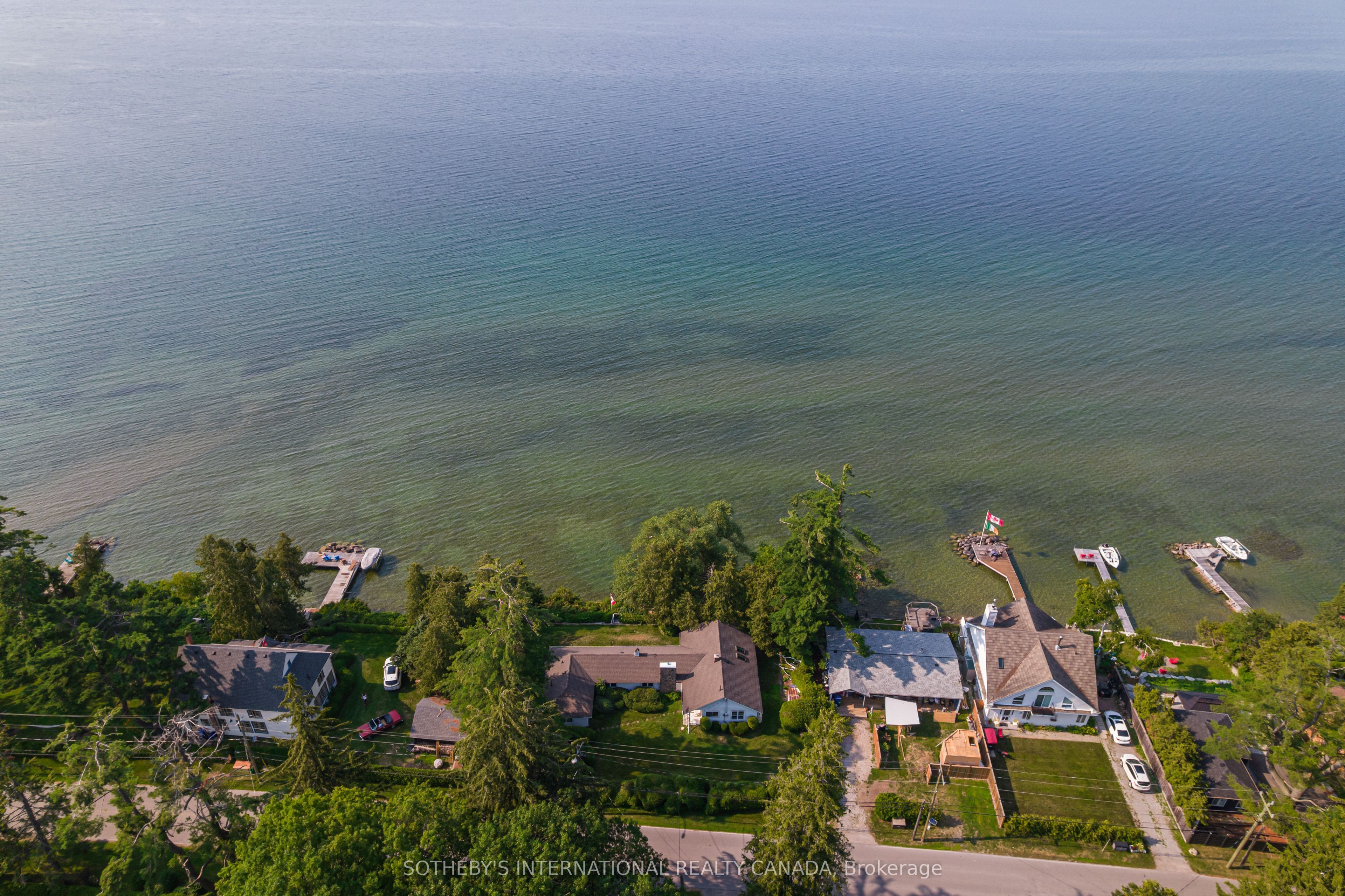 104 Hedge Road Property Photo 8