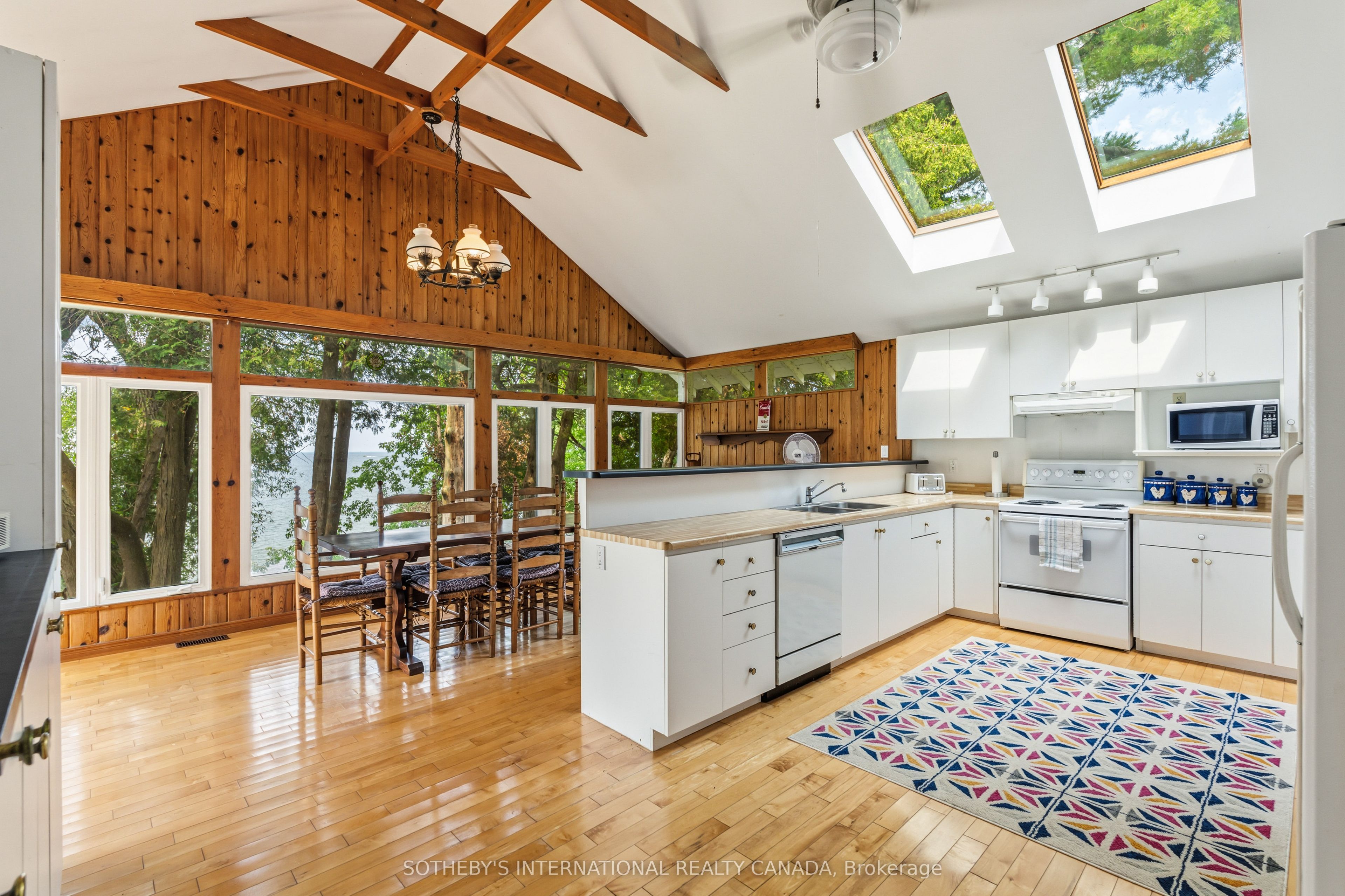 104 Hedge Road Property Photo 13