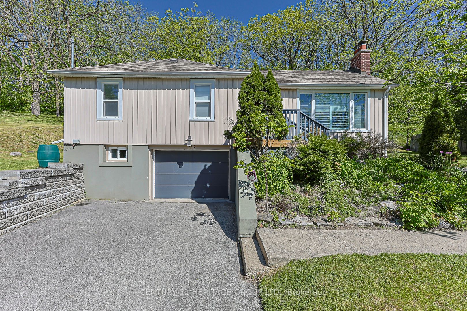 178 Main Street N Property Photo 1