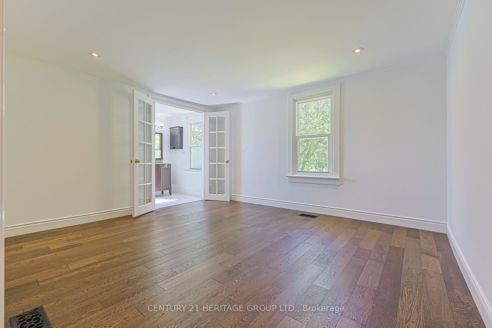 178 Main Street N Property Photo 7