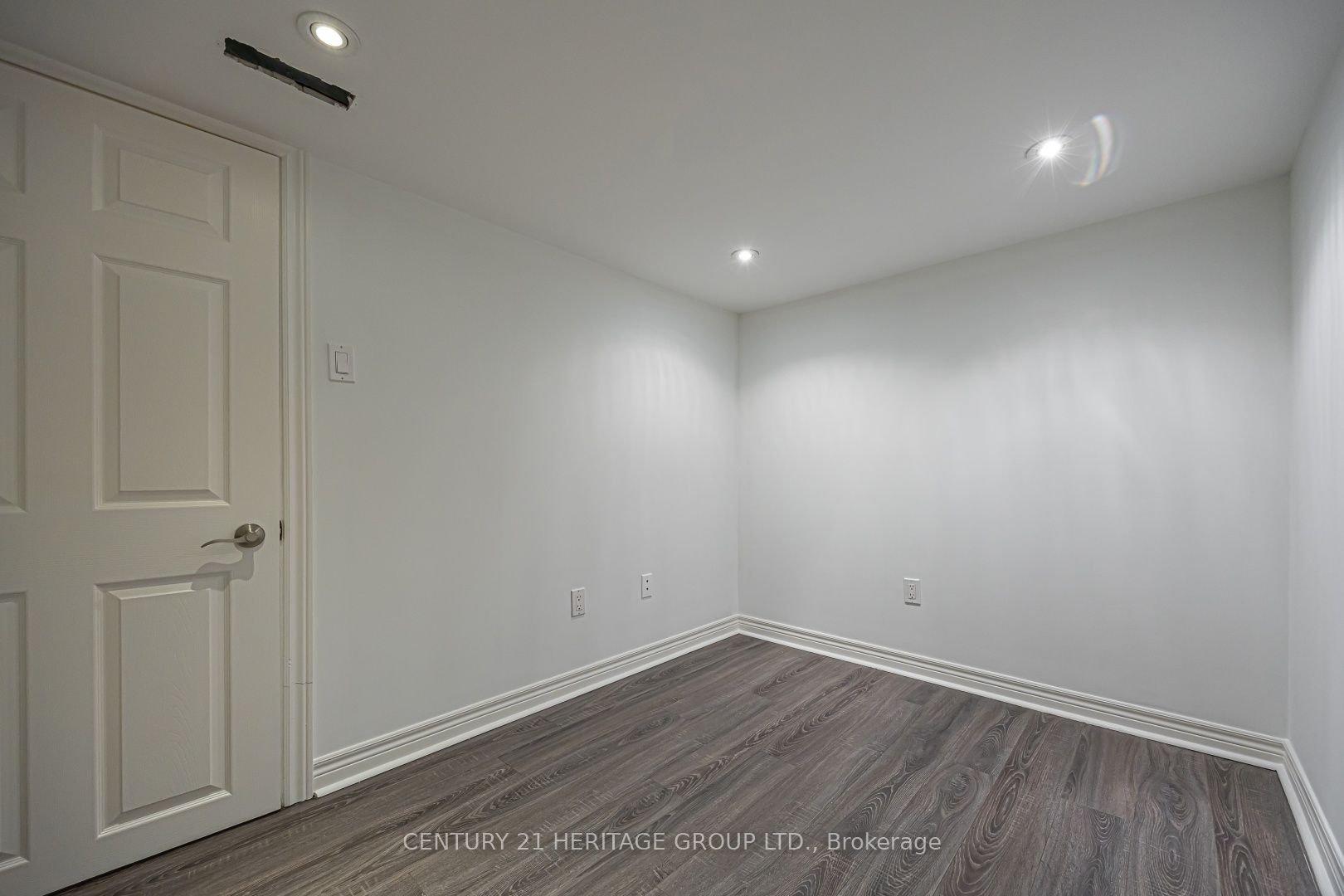 178 Main Street N Property Photo 15