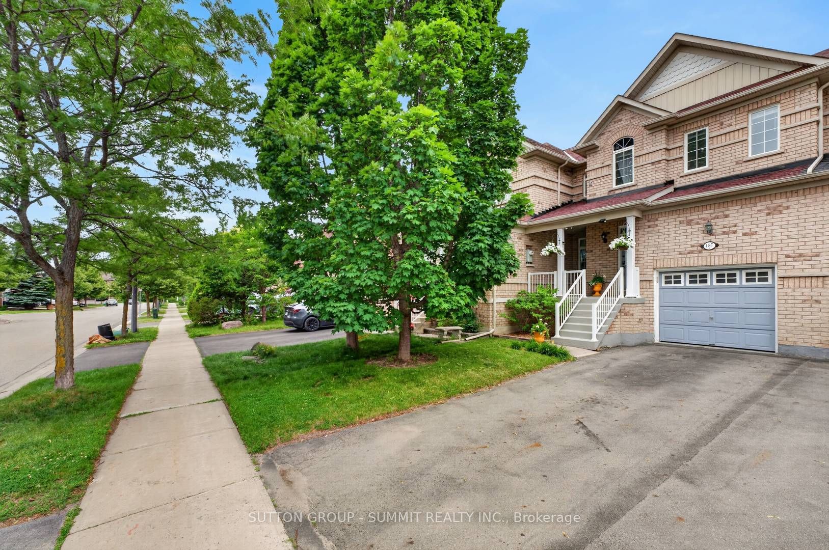 187 Kirkvalley Crescent Property Photo 1