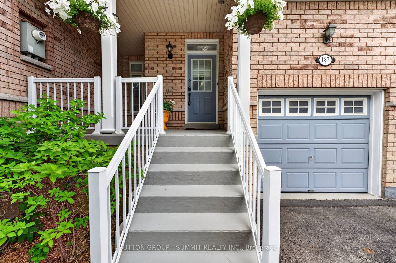187 Kirkvalley Crescent Property Photo 2
