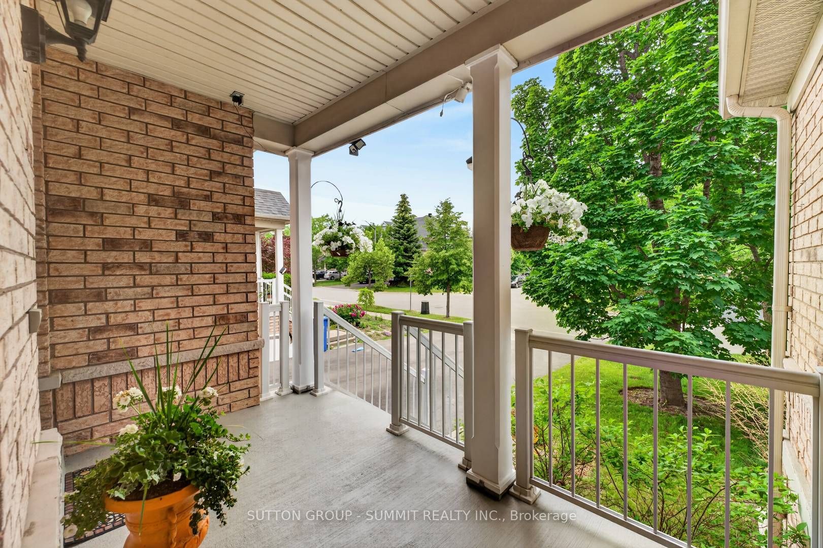 187 Kirkvalley Crescent Property Photo 3