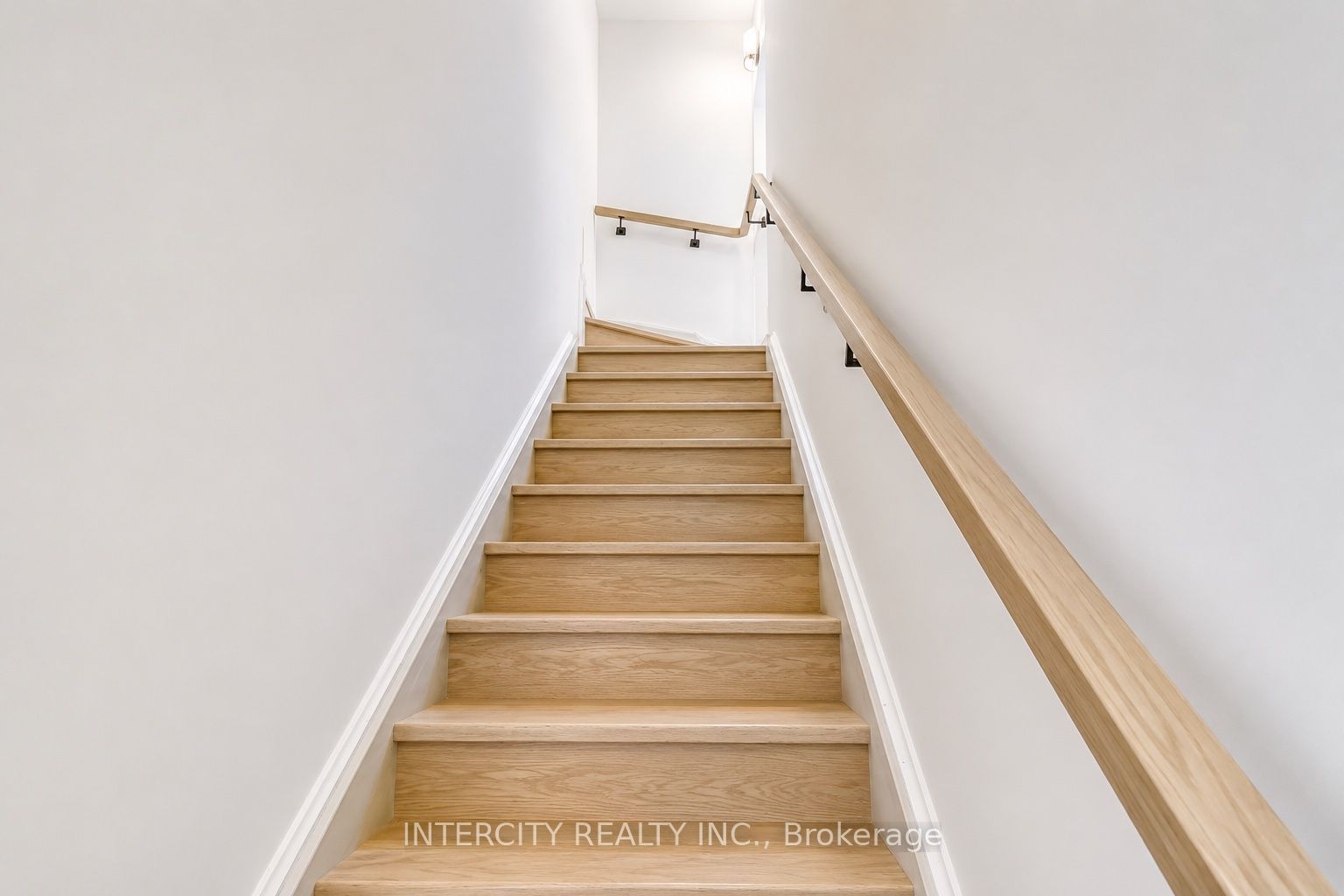 11 David Eyer Road 1504 Property Photo 12