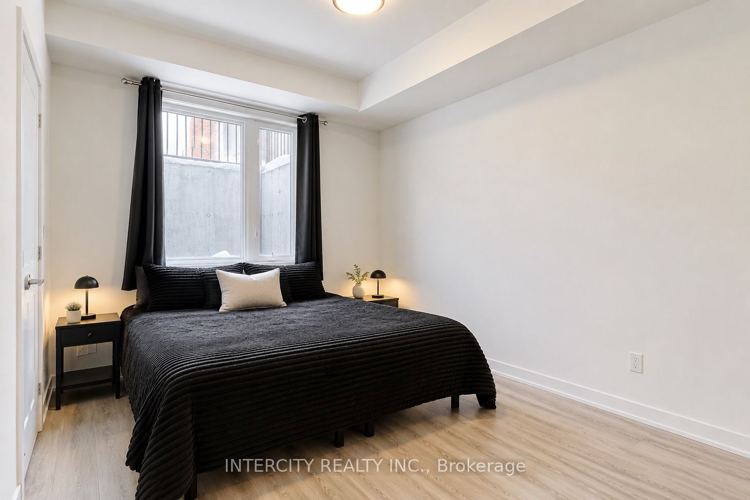 11 David Eyer Road 1504 Property Photo 14