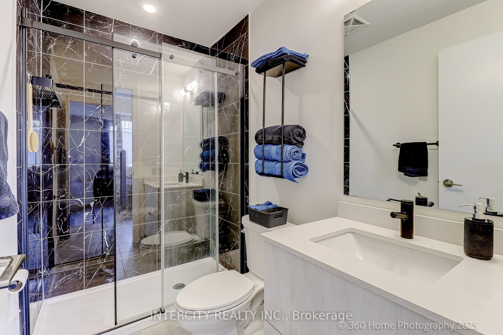 11 David Eyer Road 1504 Property Photo 16