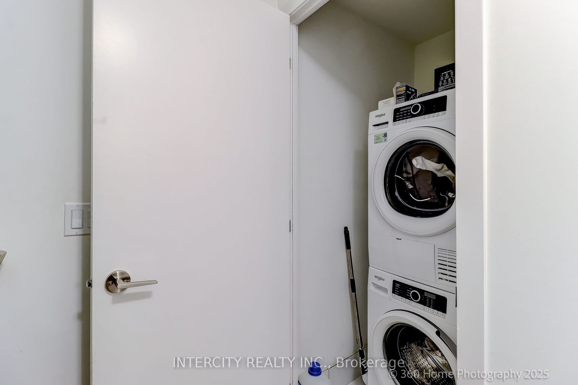 11 David Eyer Road 1504 Property Photo 20