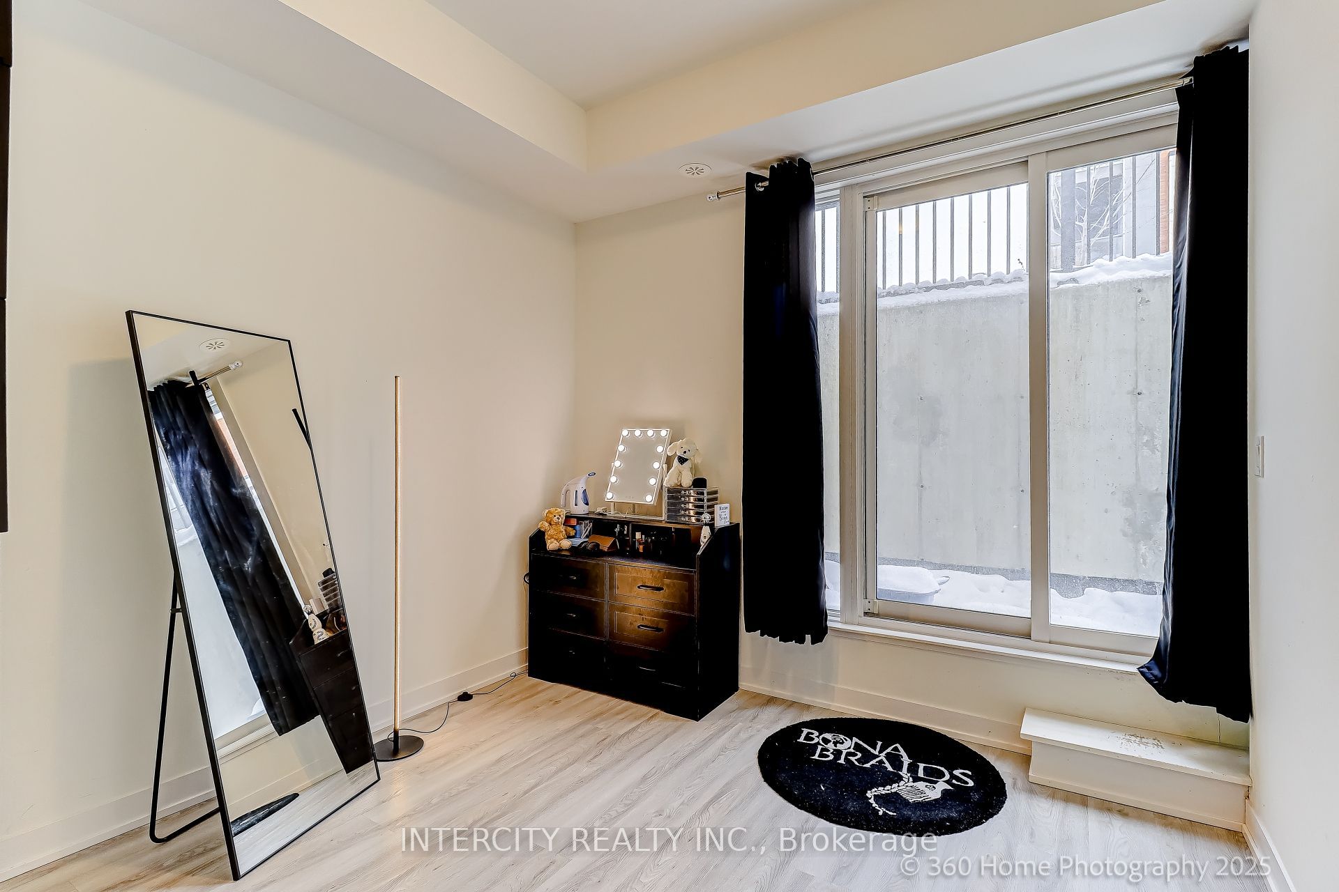 11 David Eyer Road 1504 Property Photo 21