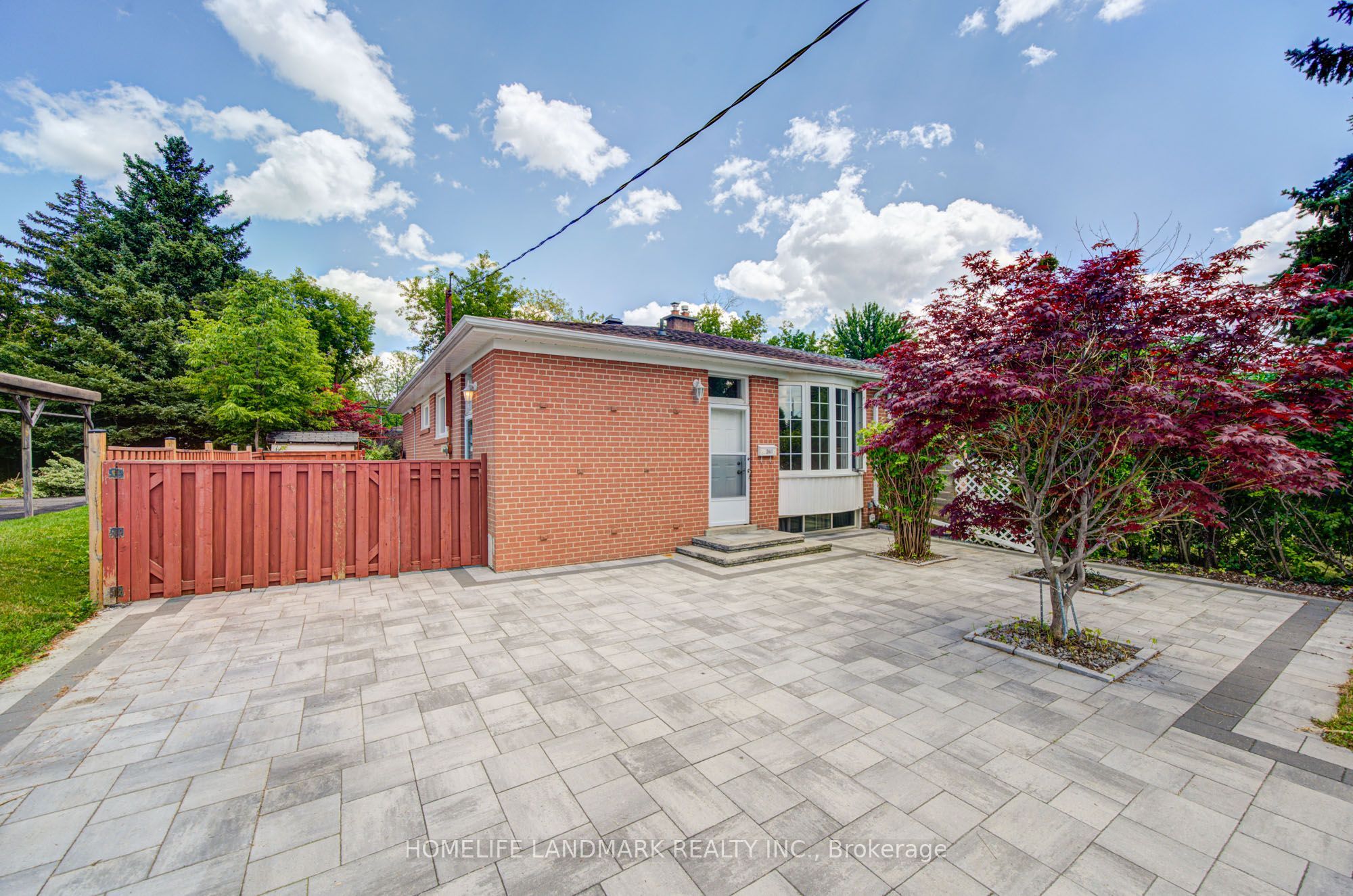 341 Blue Grass Boulevard Property Photo 1