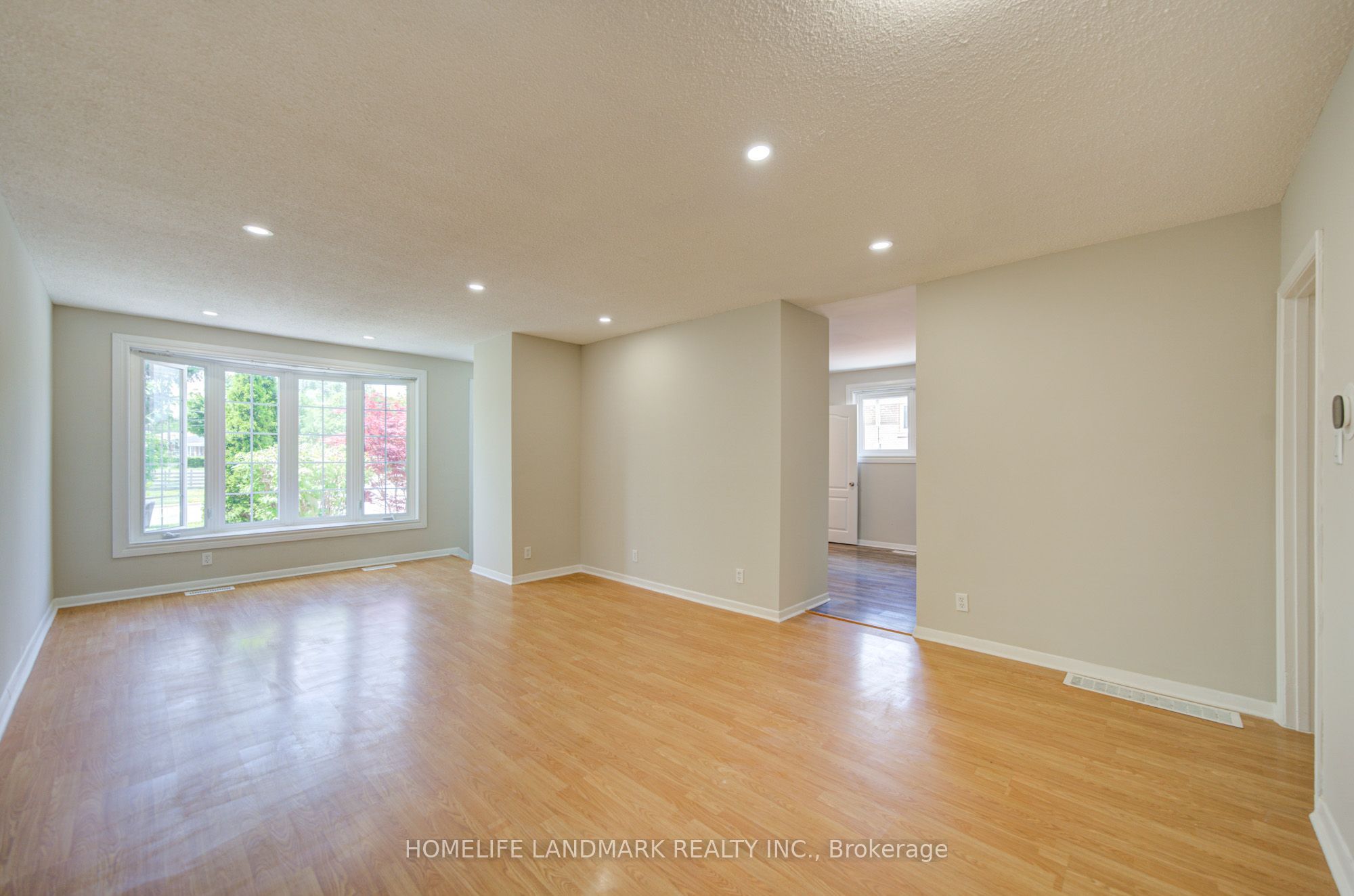 341 Blue Grass Boulevard Property Photo 6