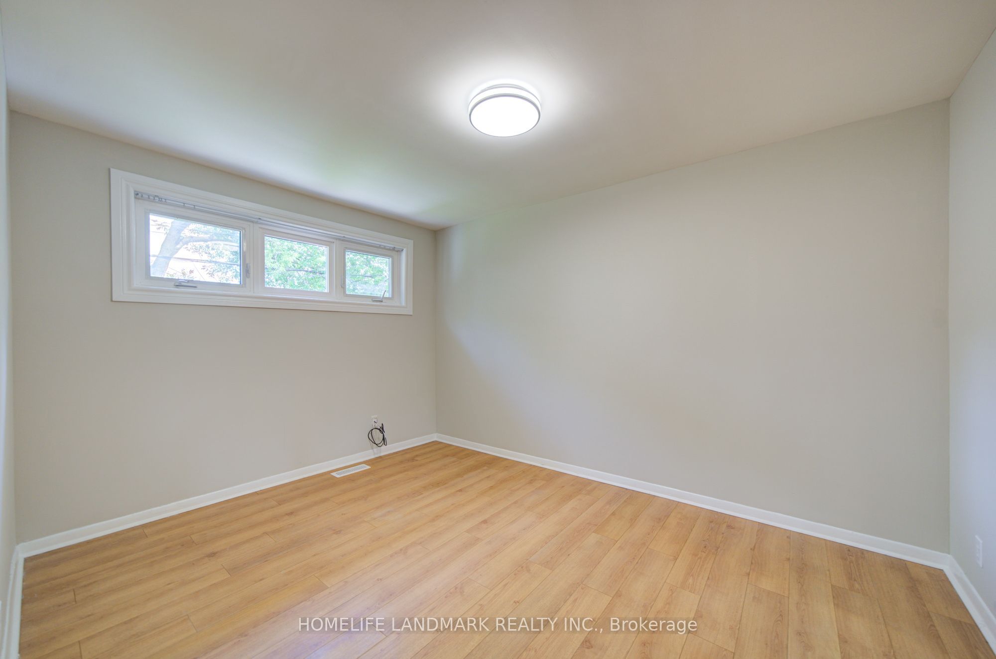 341 Blue Grass Boulevard Property Photo 9
