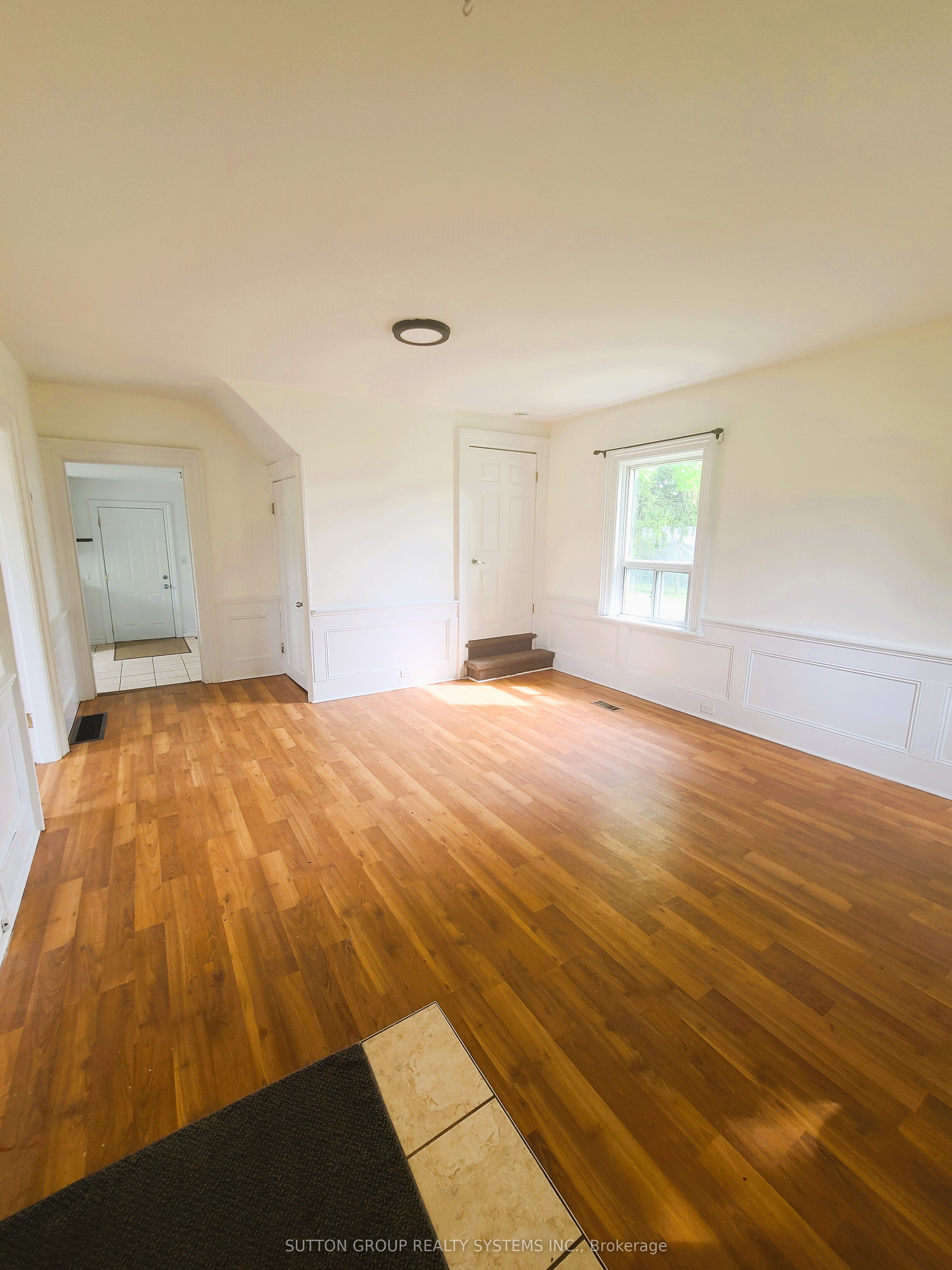 798 King Road Property Photo 4