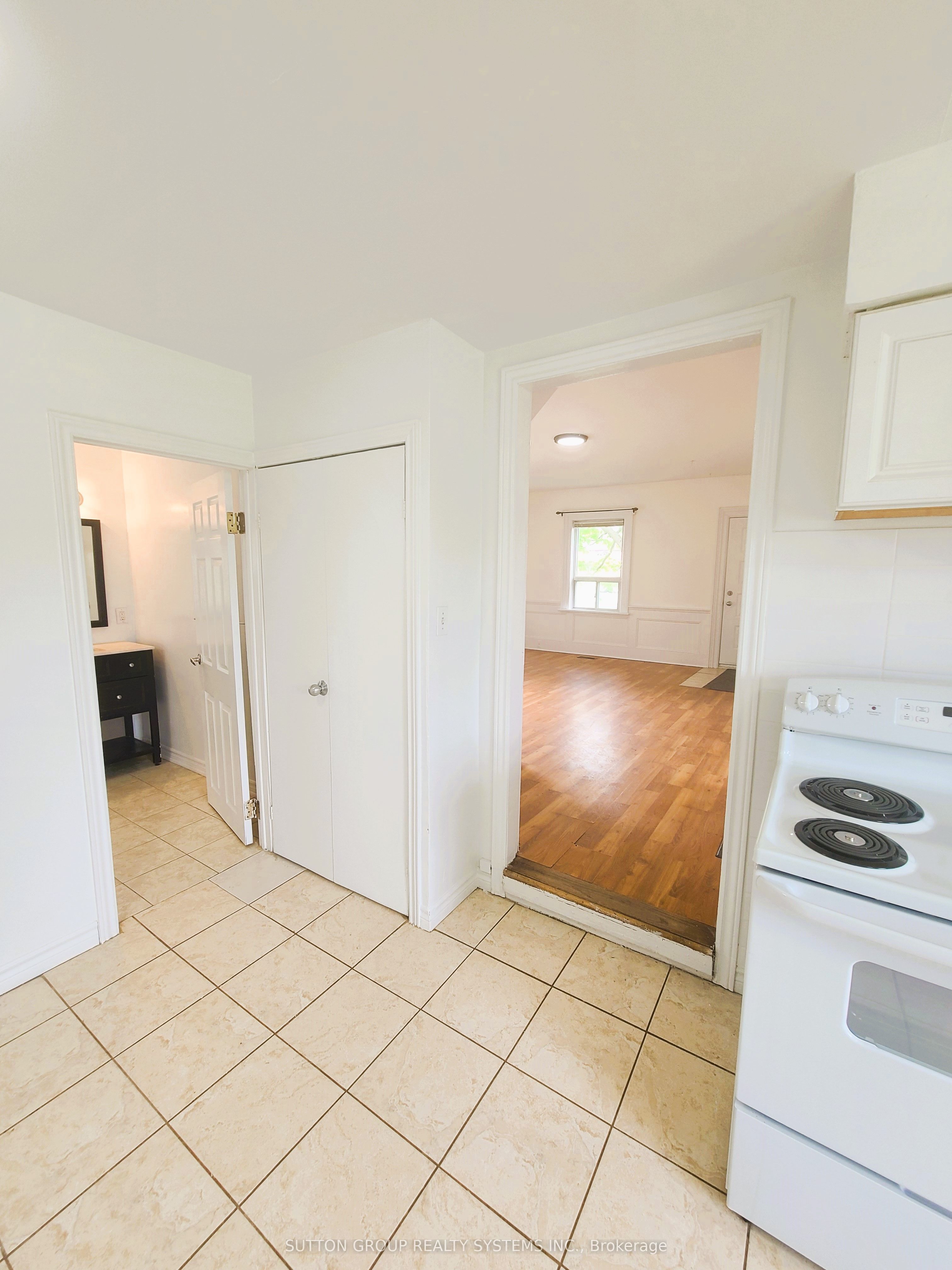 798 King Road Property Photo 11
