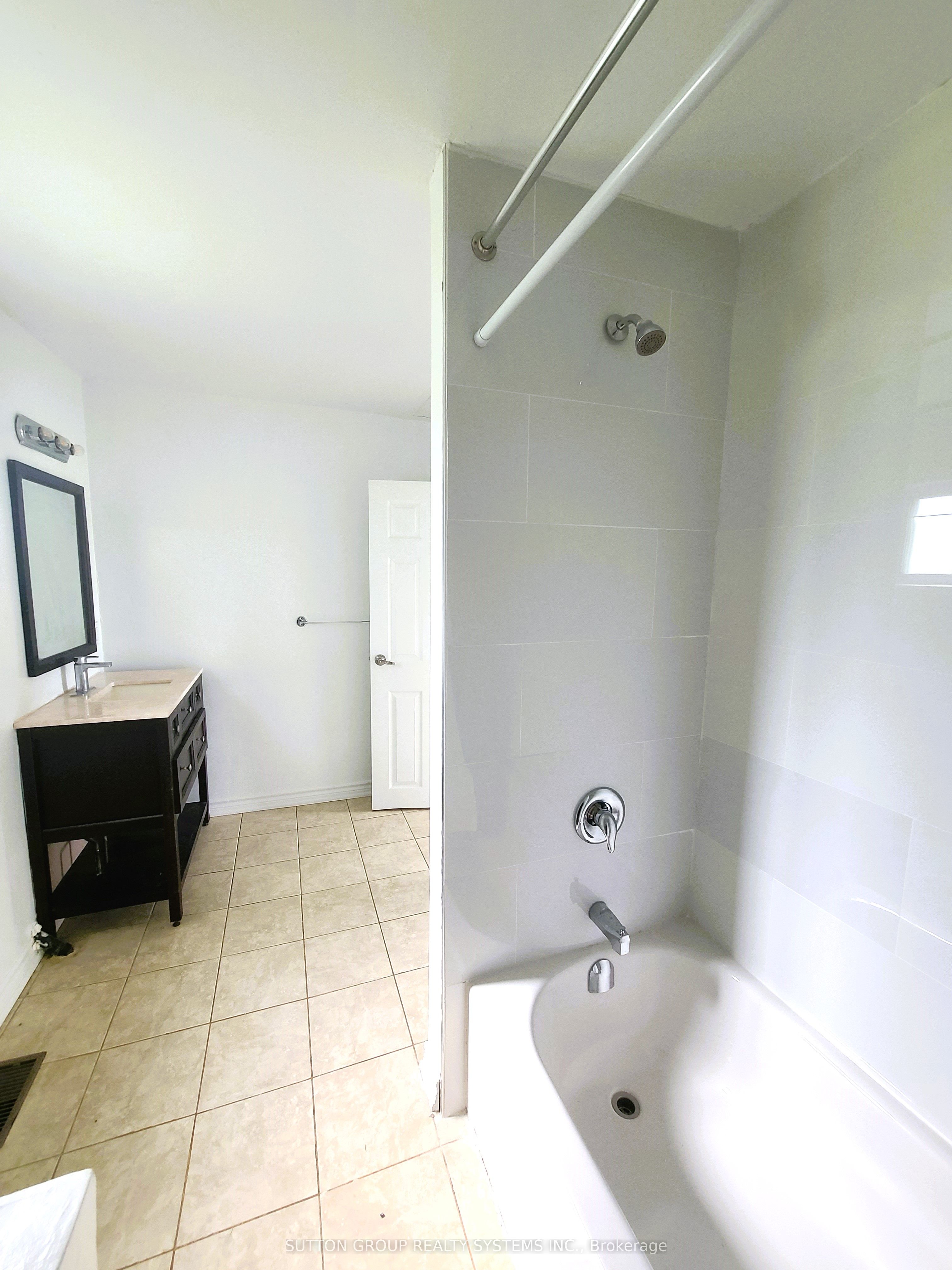 798 King Road Property Photo 12
