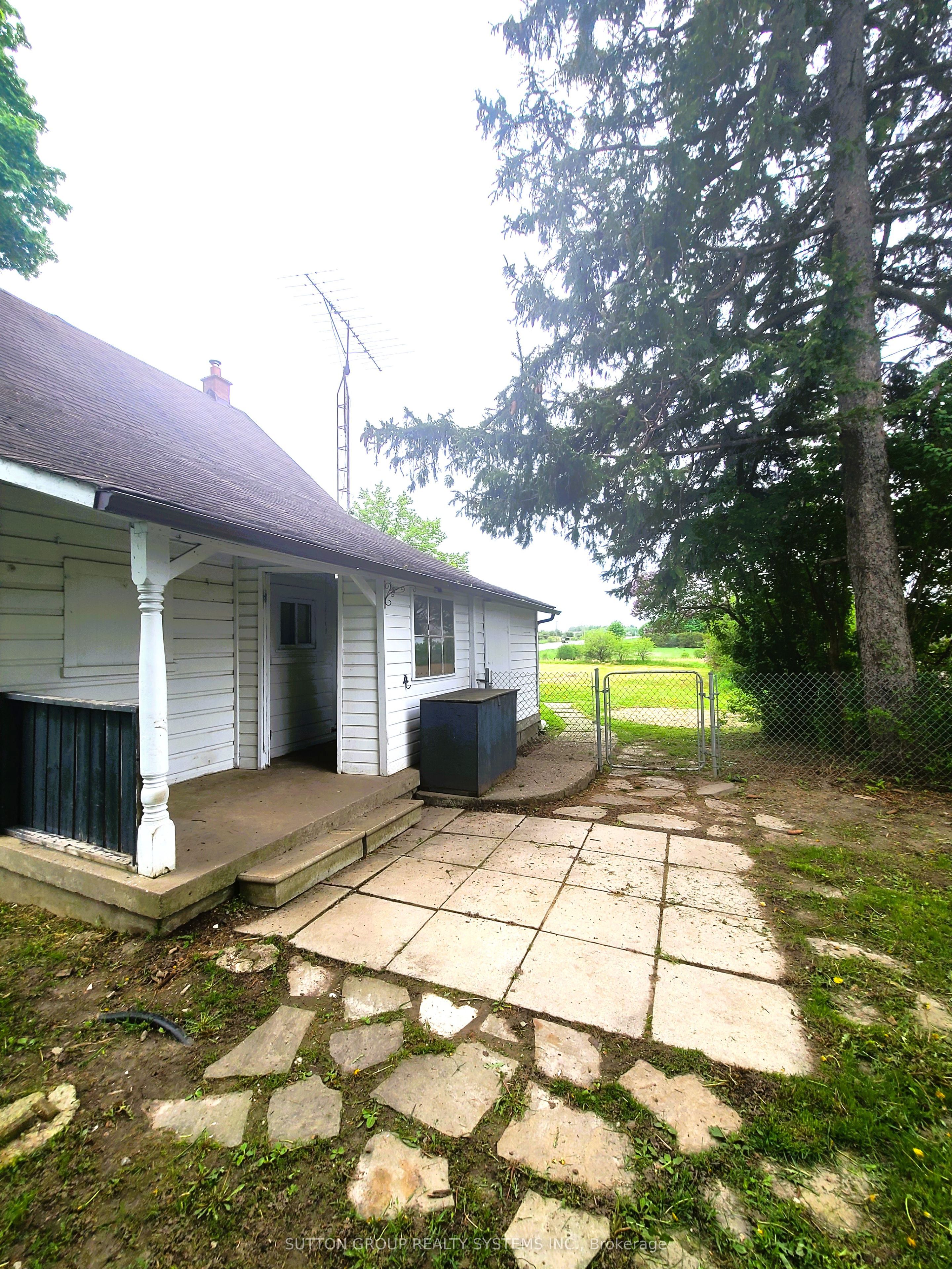 798 King Road Property Photo 26