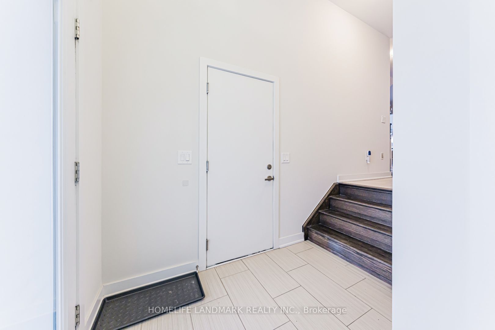 62 Helliwell Crescent Property Photo 5