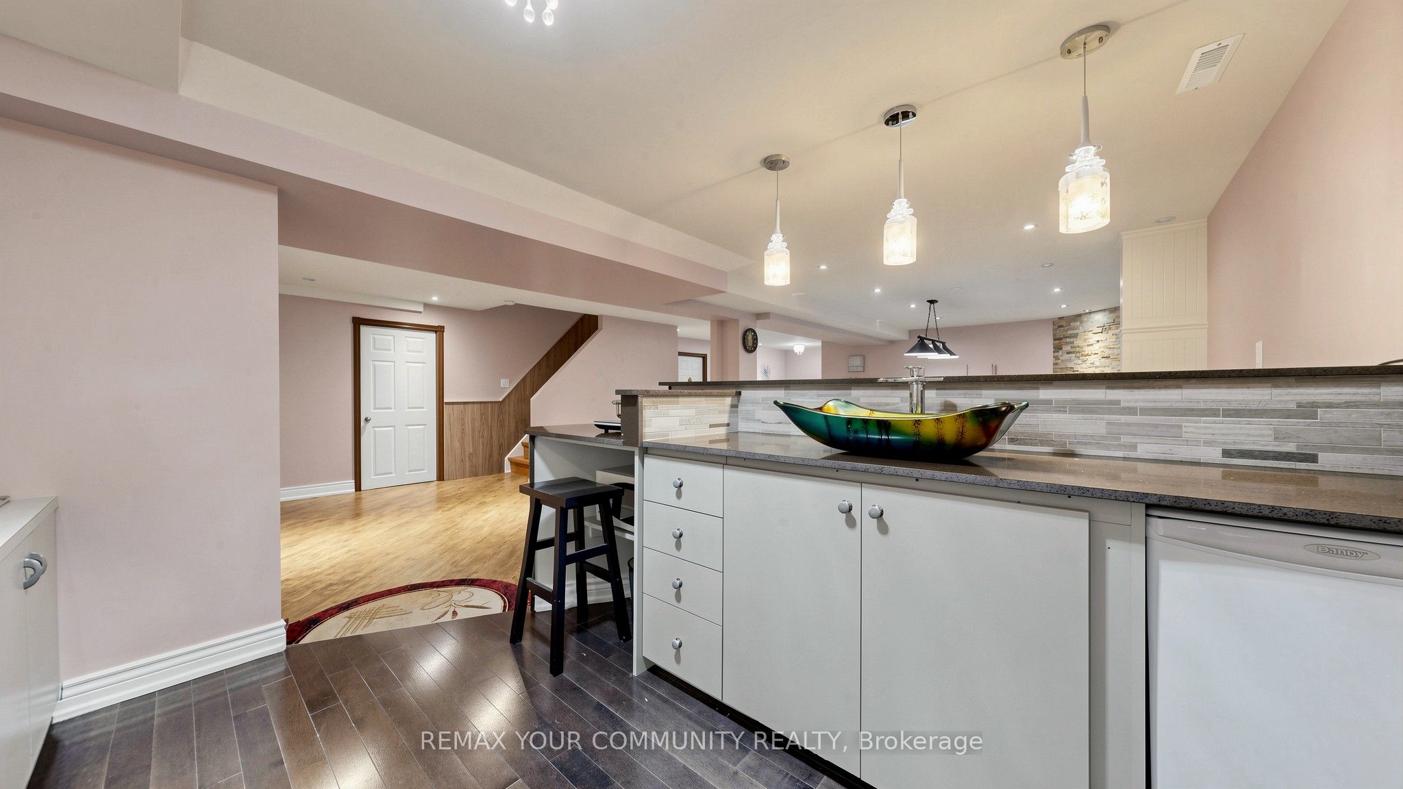 32 Soho Crescent Basement Property Photo 15