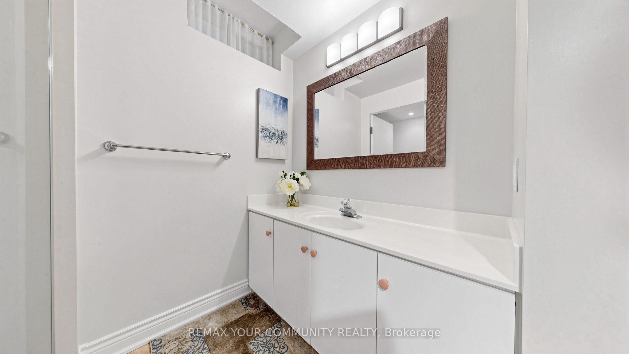32 Soho Crescent Basement Property Photo 24