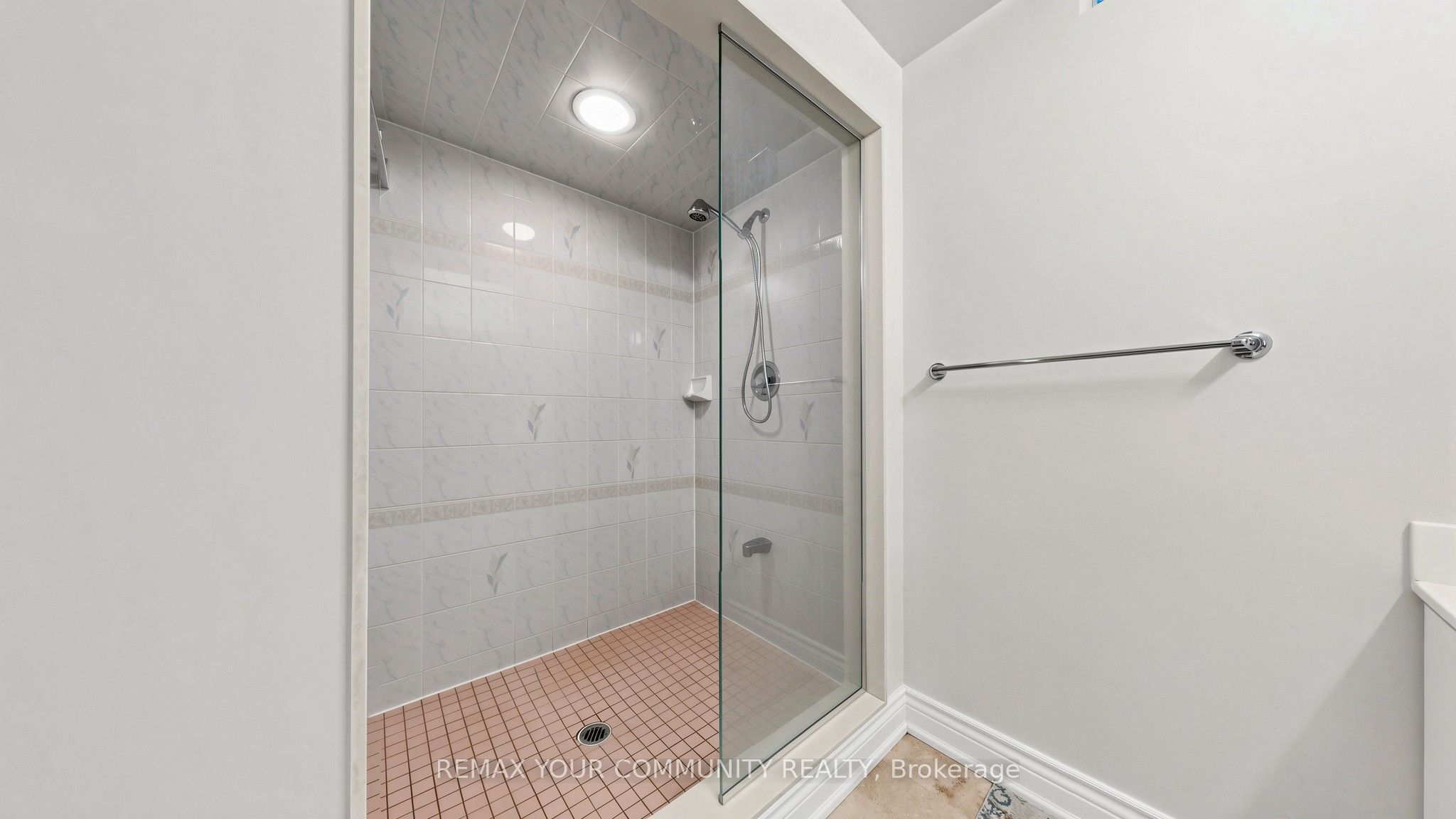 32 Soho Crescent Basement Property Photo 25