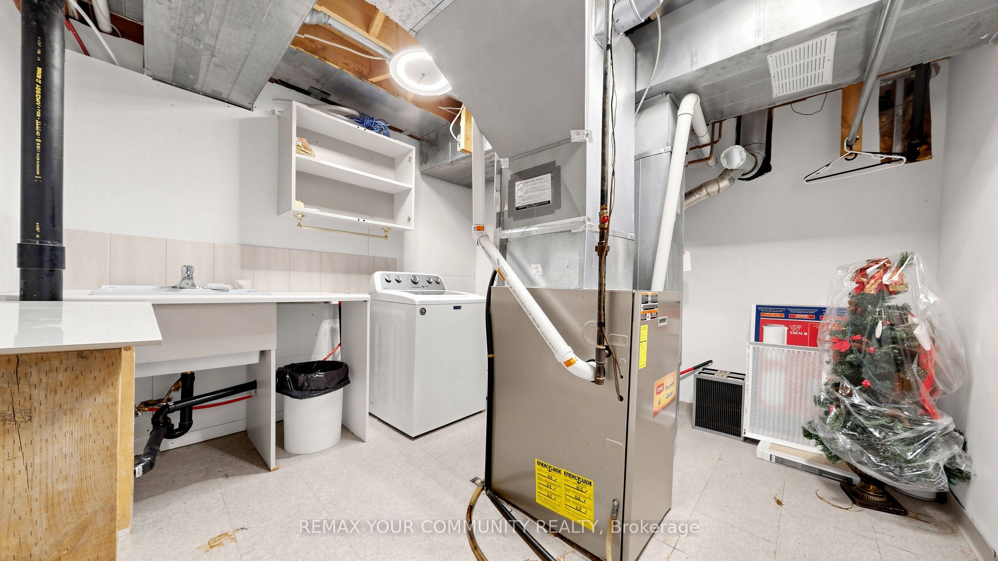 32 Soho Crescent Basement Property Photo 26