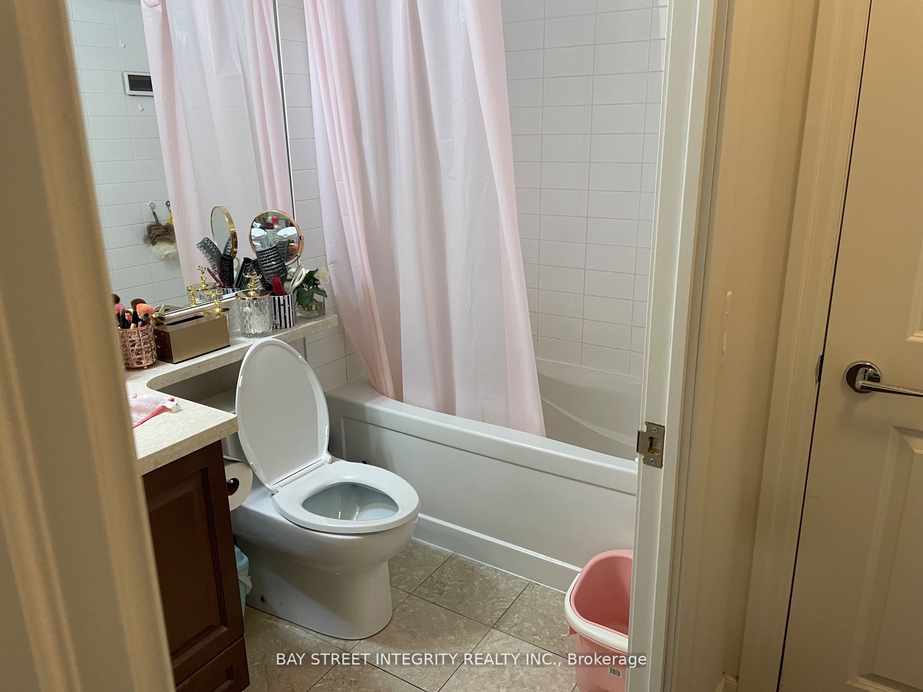 151 Upper Duke Crescent 215 Property Photo 9