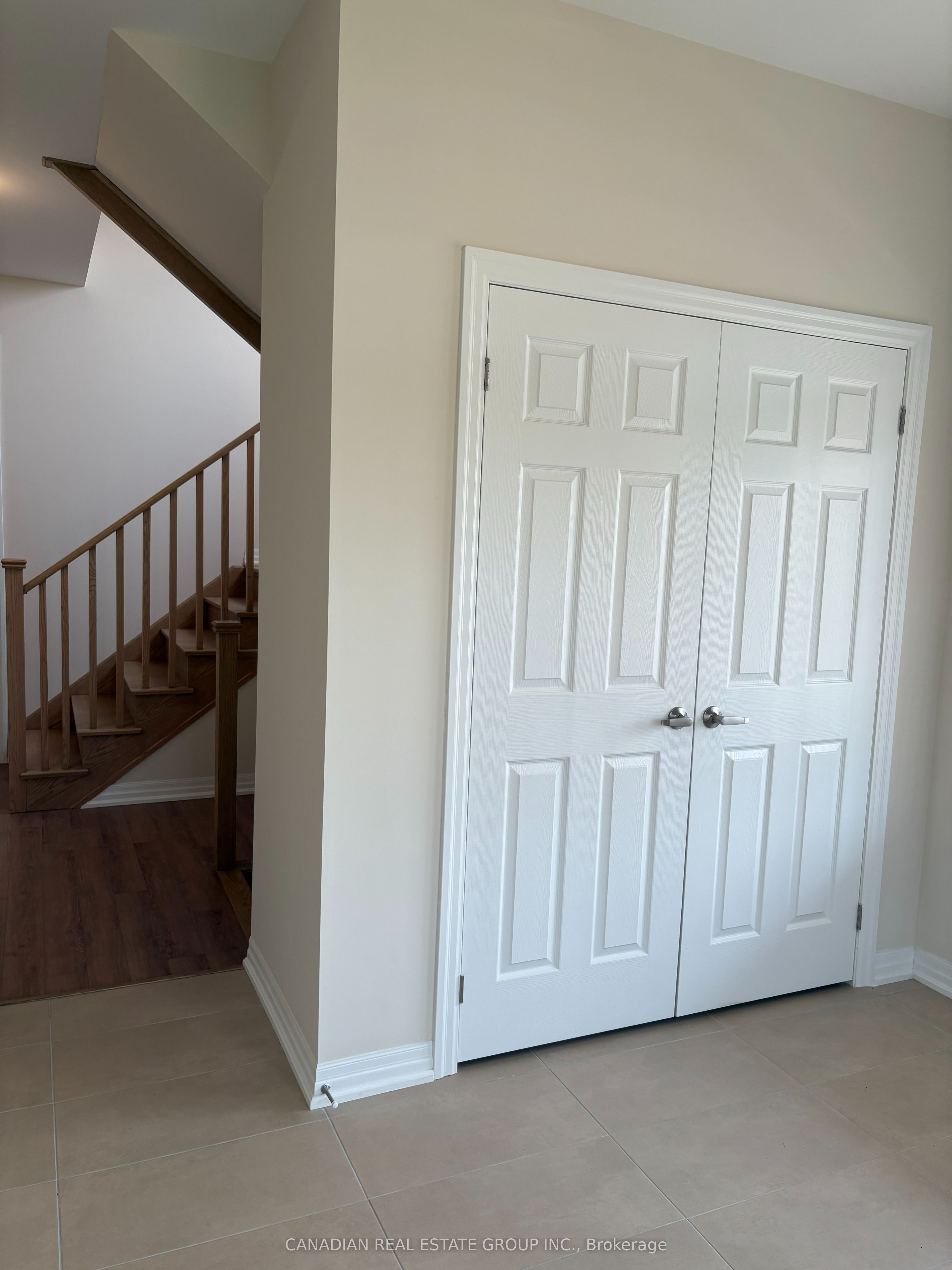 33 Stennett Drive Property Photo 3