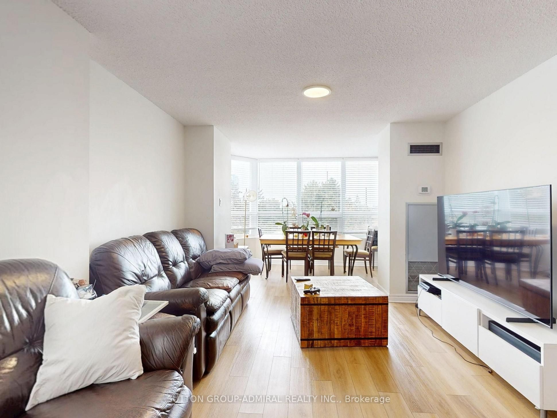 7601 Bathurst Street 312 Property Photo 11
