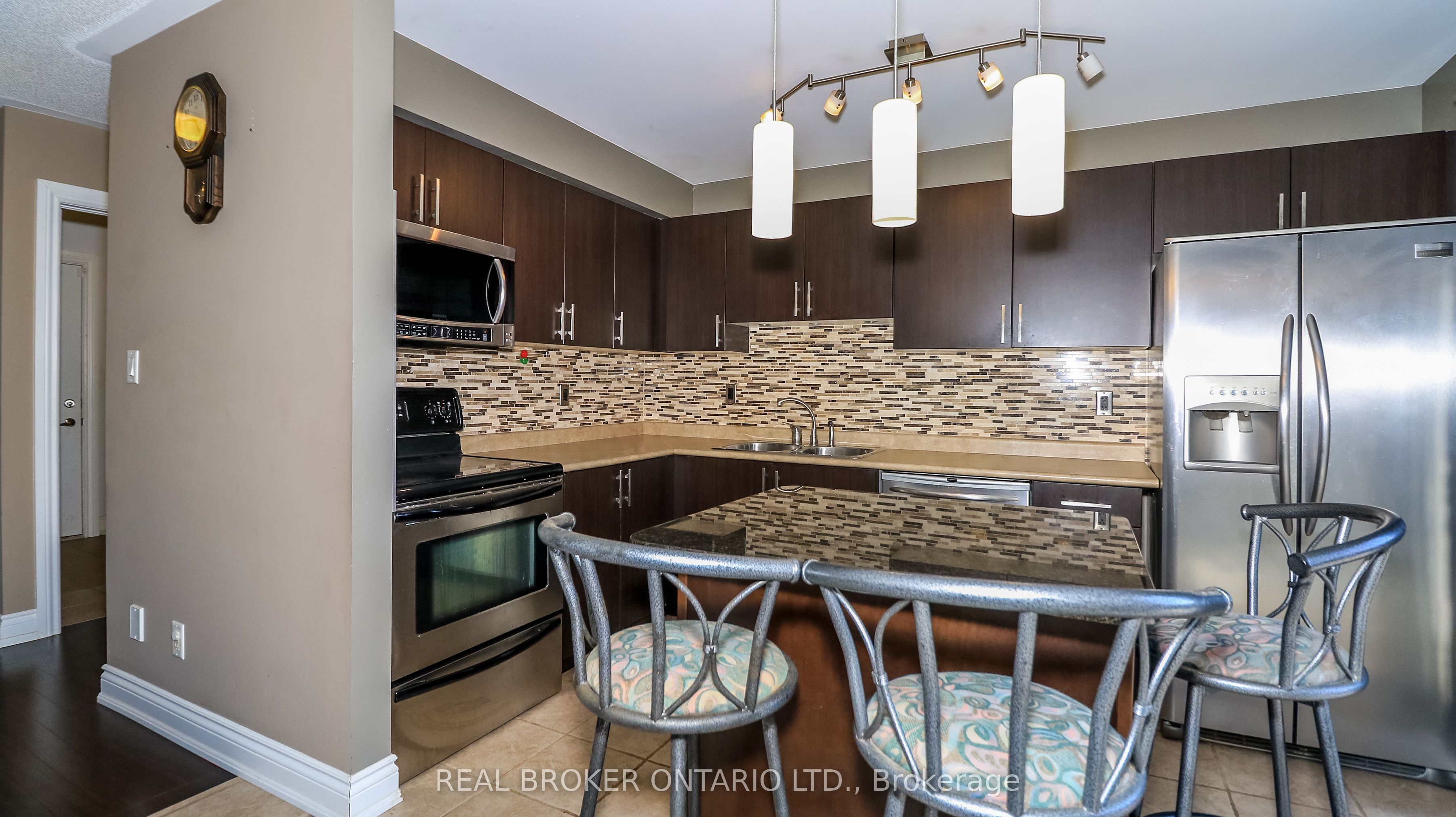2202 Batters Loop Property Photo 8