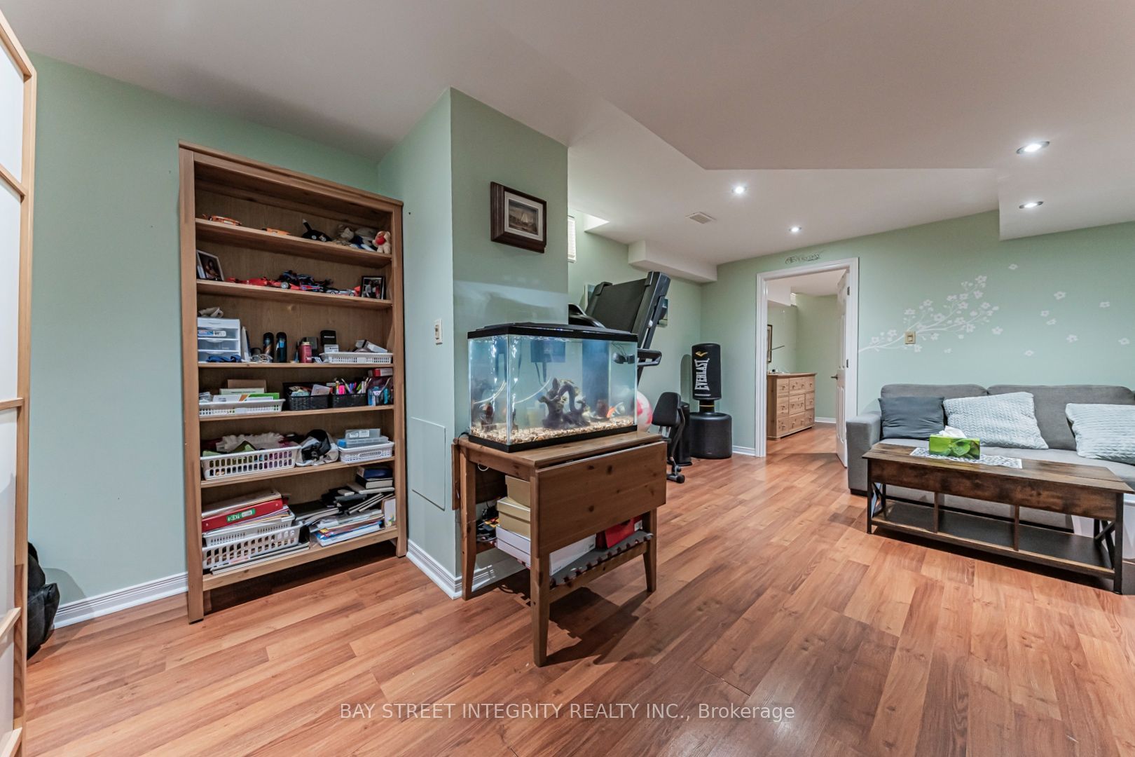 221 Woodspring Avenue Property Photo 25
