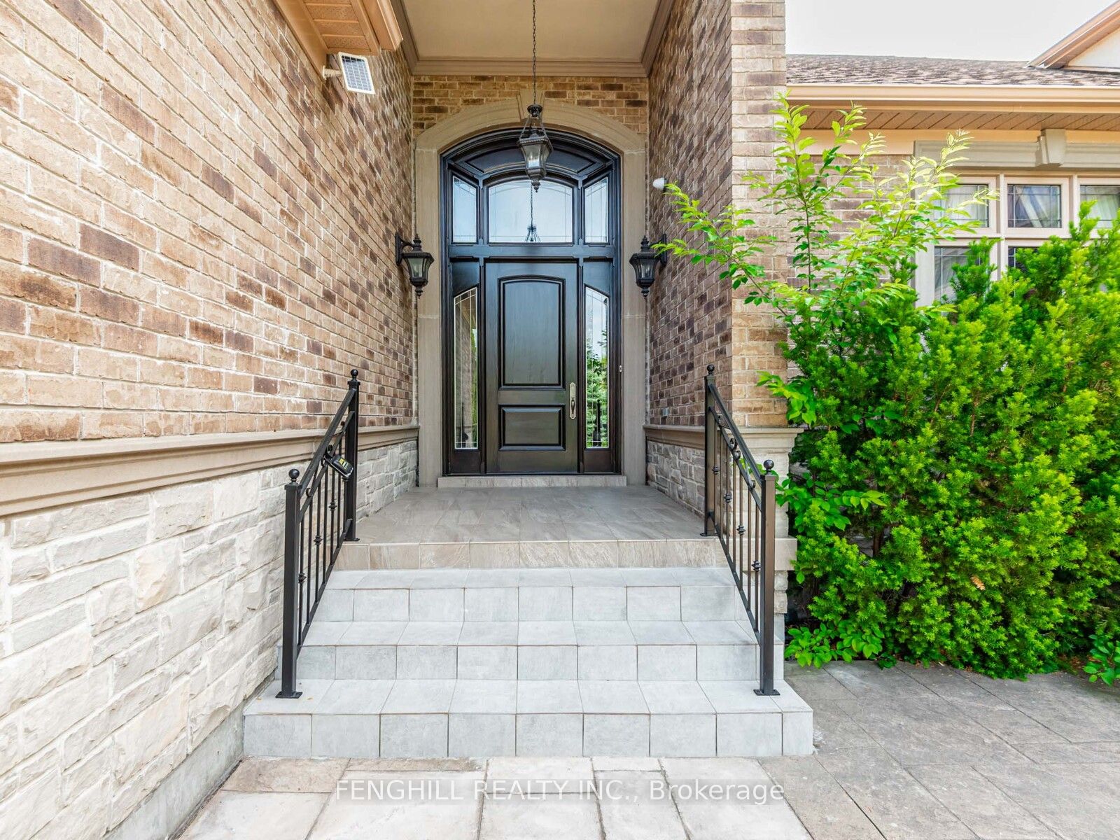 11 Macleod Estate Court Property Photo 4