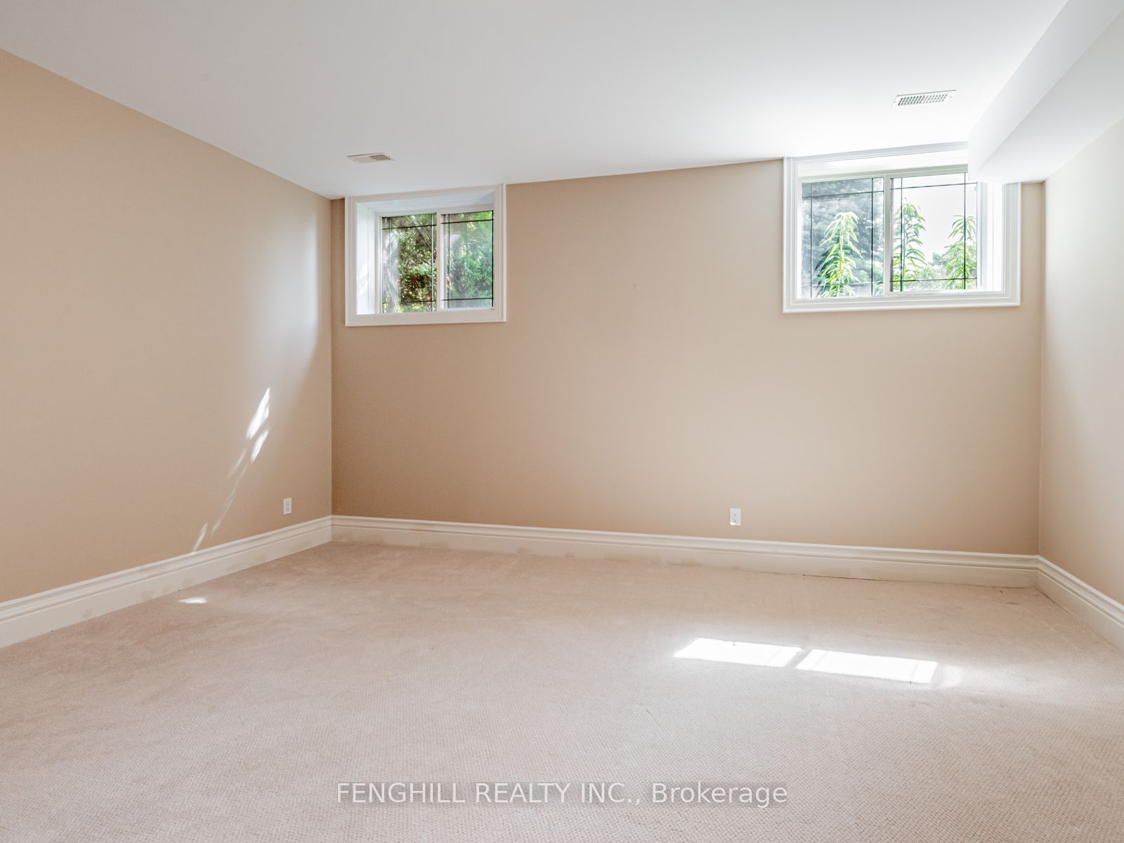 11 Macleod Estate Court Property Photo 33