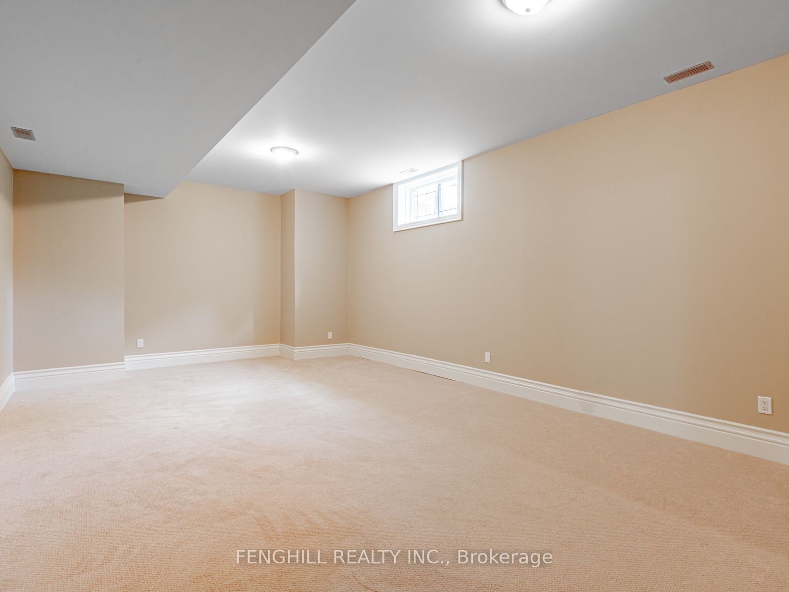11 Macleod Estate Court Property Photo 34