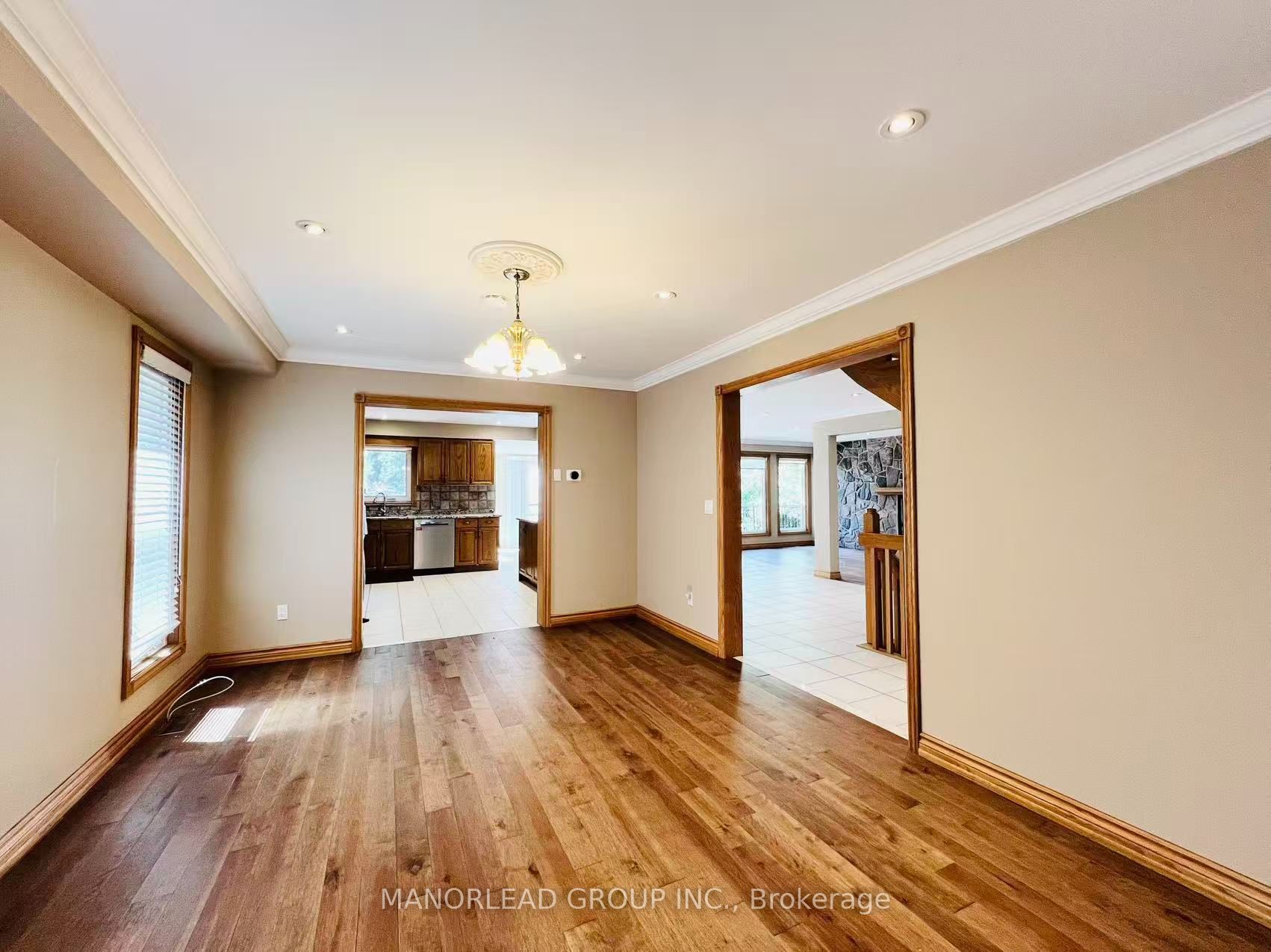 42 Metropolitan Crescent Property Photo 10