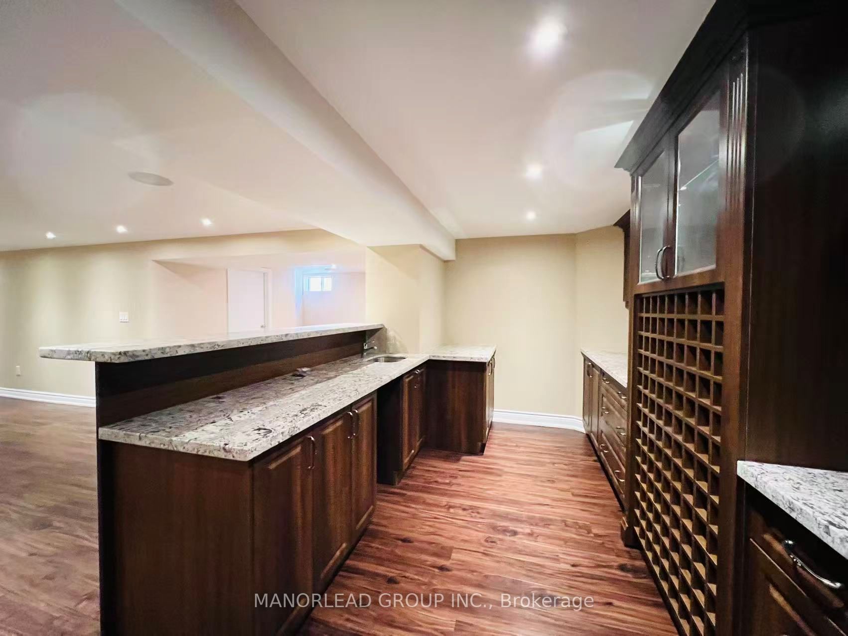 42 Metropolitan Crescent Property Photo 24