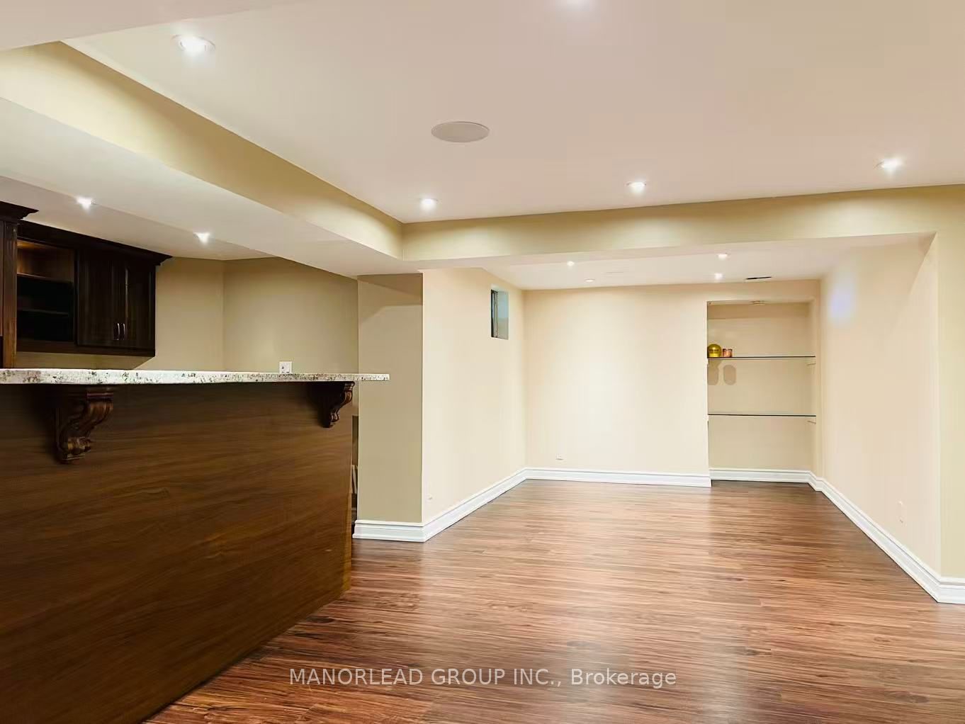 42 Metropolitan Crescent Property Photo 26