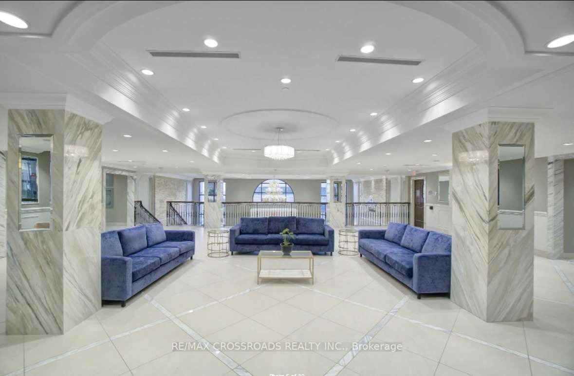 99 South Town Centre Boulevard 720 Property Photo 6