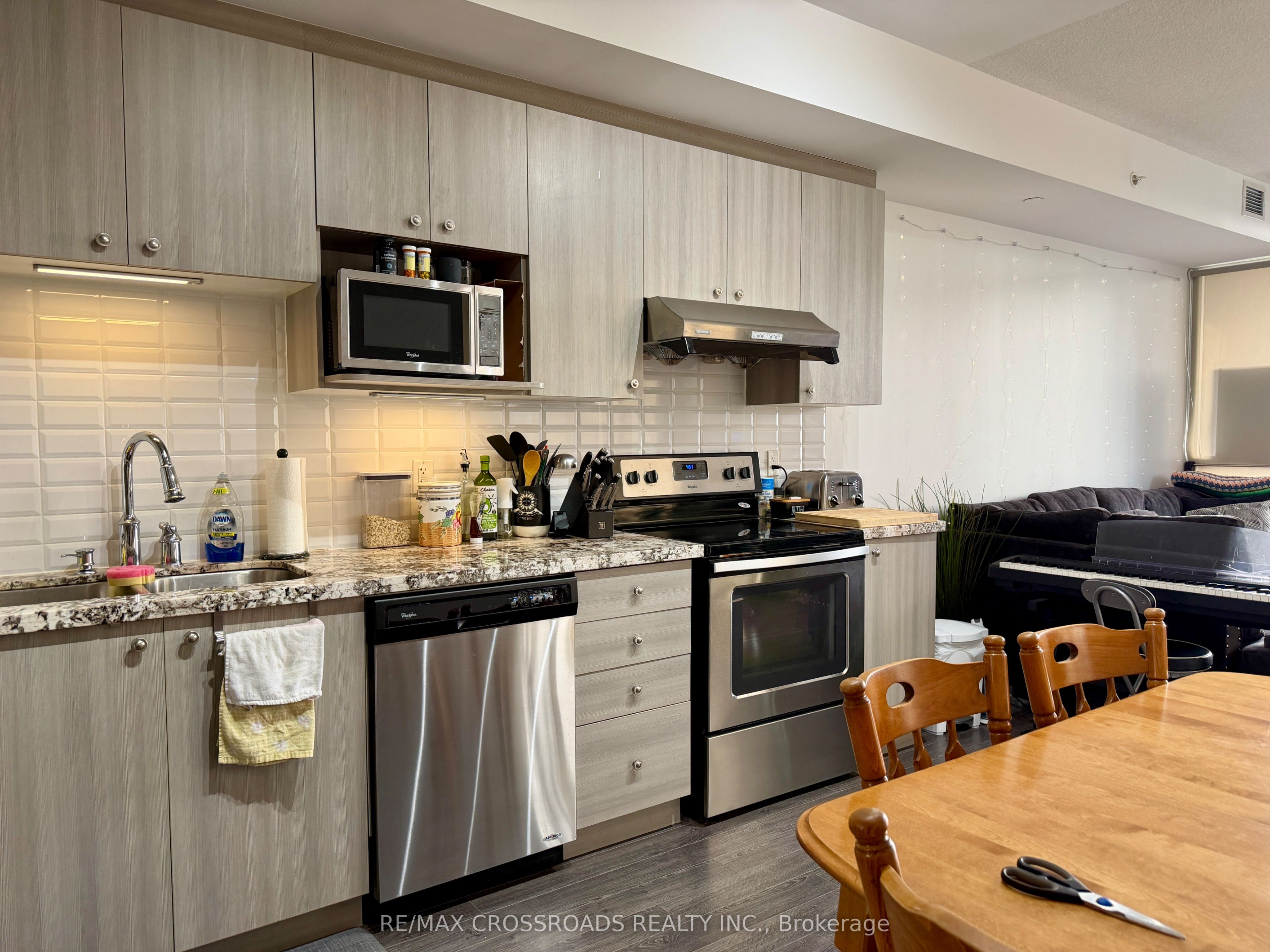 99 South Town Centre Boulevard 720 Property Photo 14