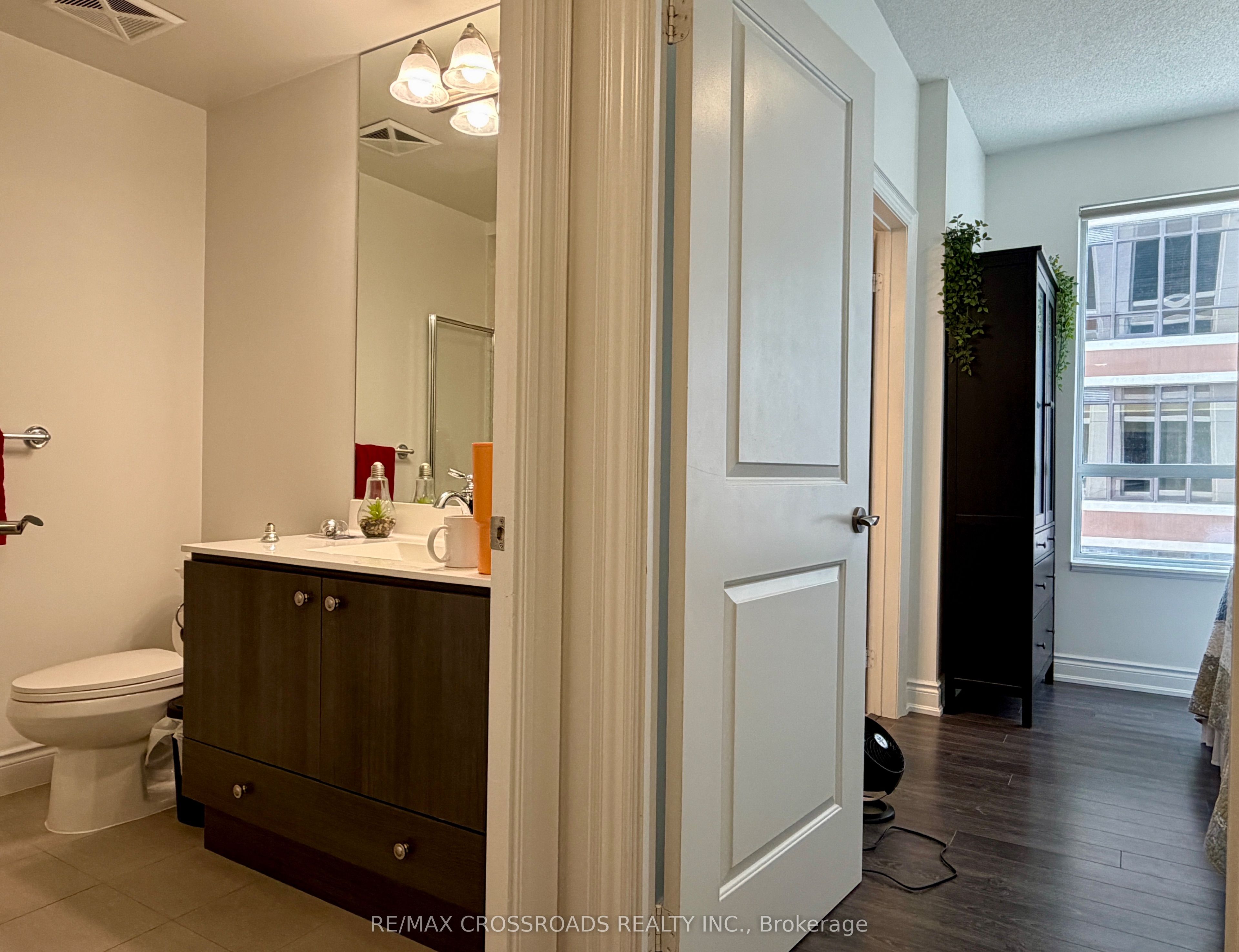 99 South Town Centre Boulevard 720 Property Photo 16