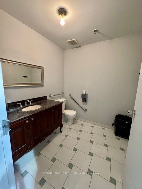 111 Regina Road 22 - 23 Property Photo 6