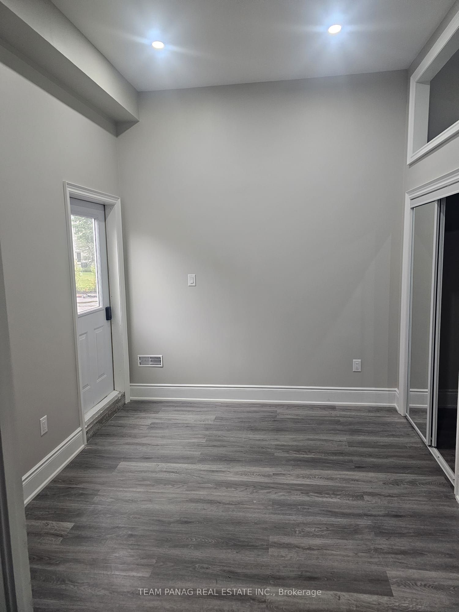 51 Diana Drive Property Photo 3
