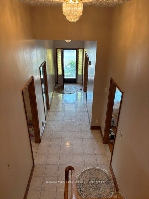98 Jeanne Drive Property Photo 1