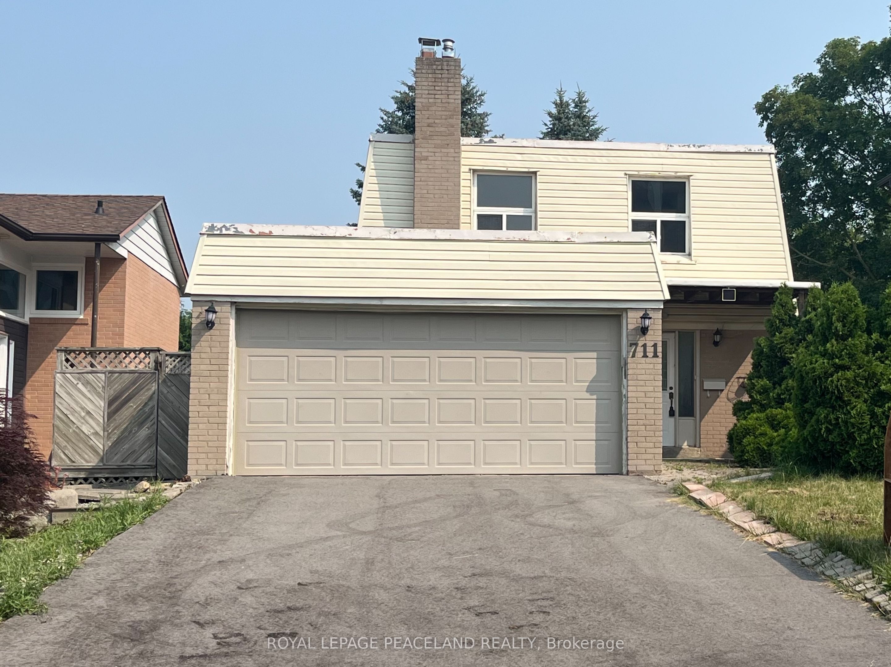 711 Irwin Crescent Property Photo 1