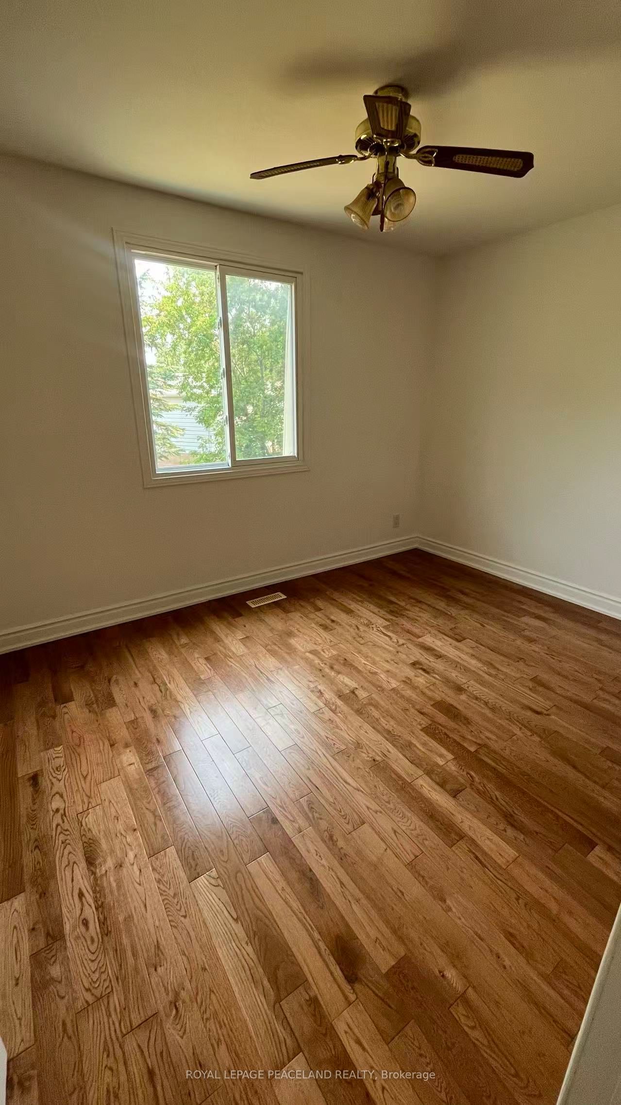711 Irwin Crescent Property Photo 15