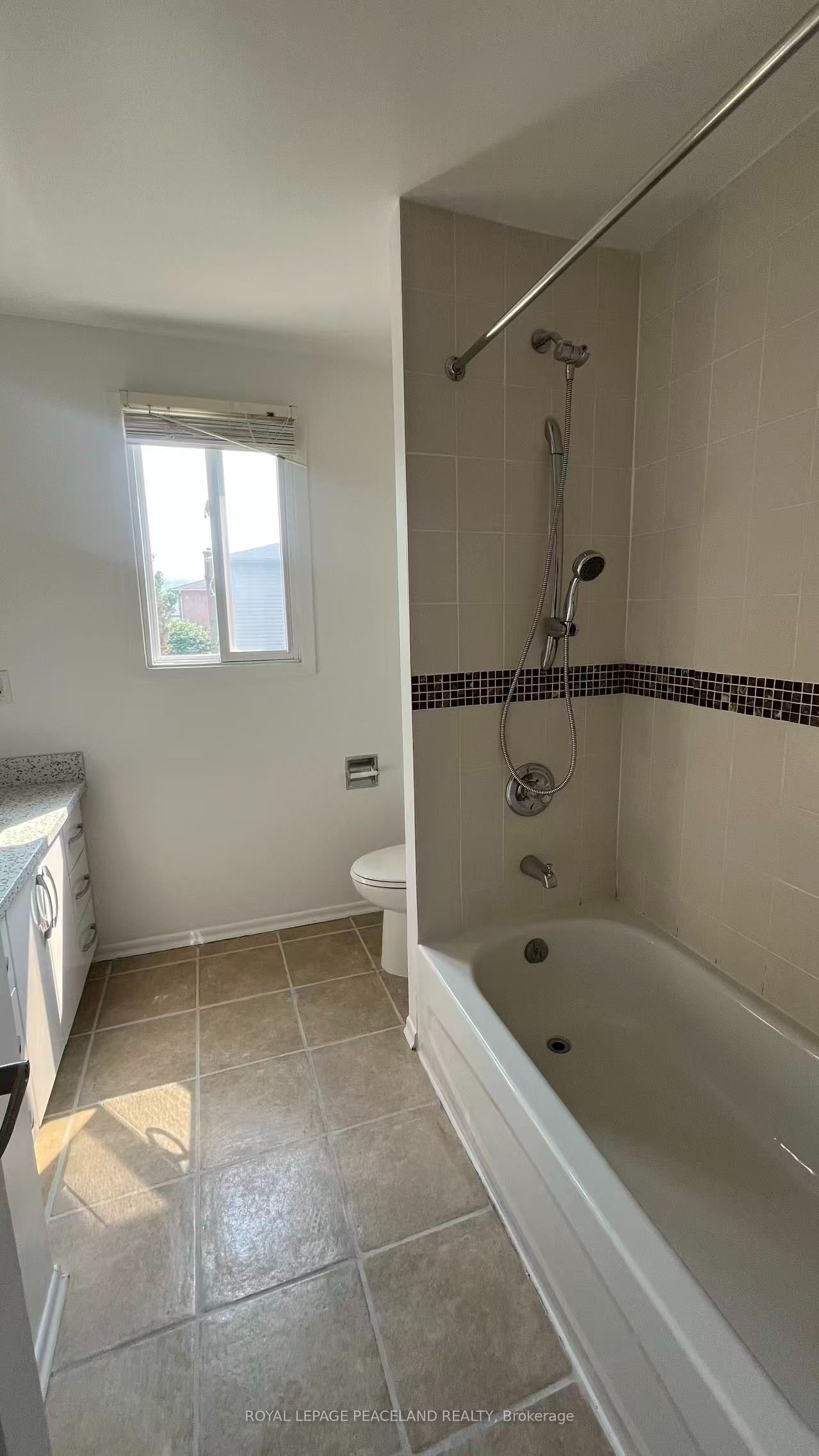 711 Irwin Crescent Property Photo 17